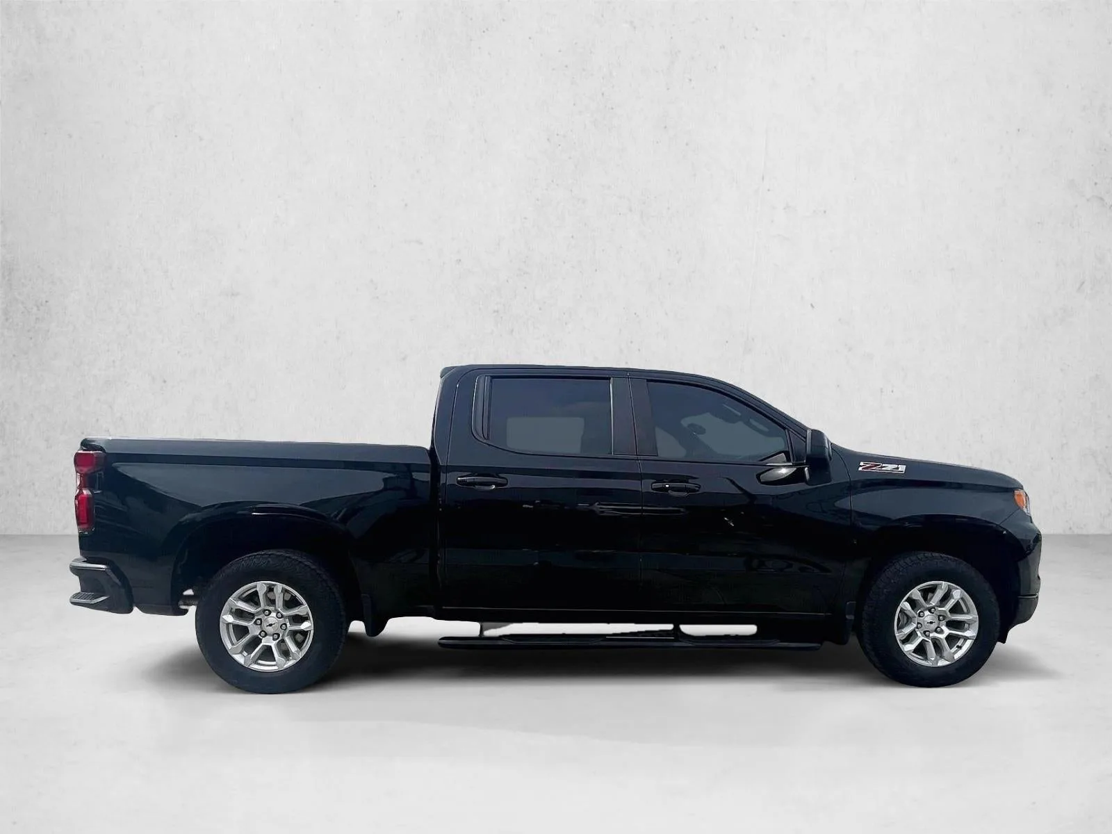 2023 Chevrolet Silverado 1500 RST photo 5
