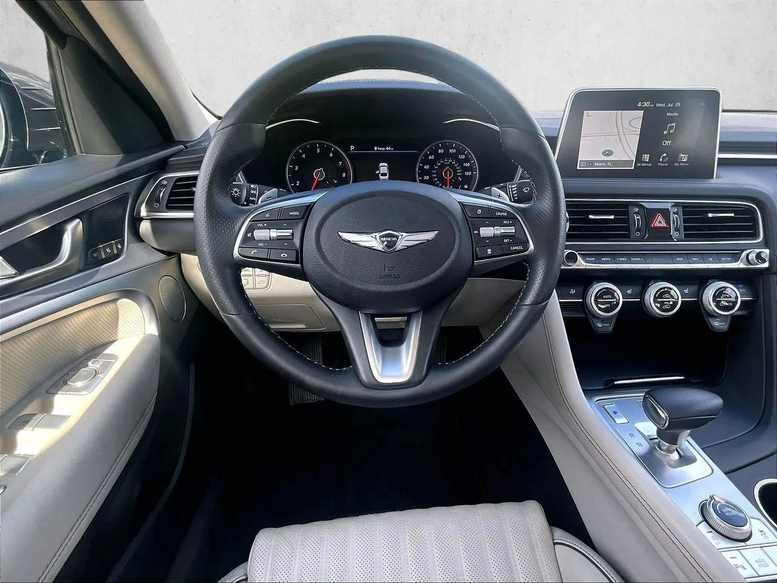 2020 Genesis G70 2.0T RWD photo 7