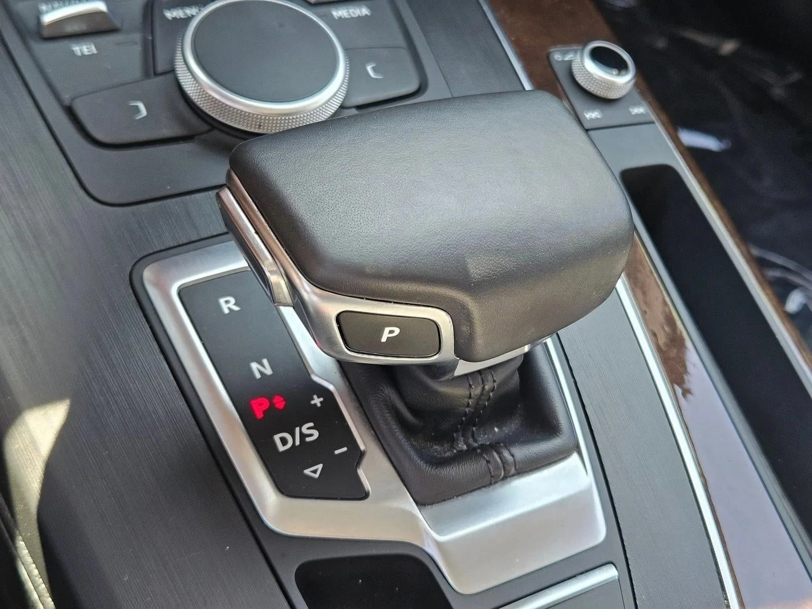 2020 Audi Q5 Premium 45 TFSI quattro photo 12