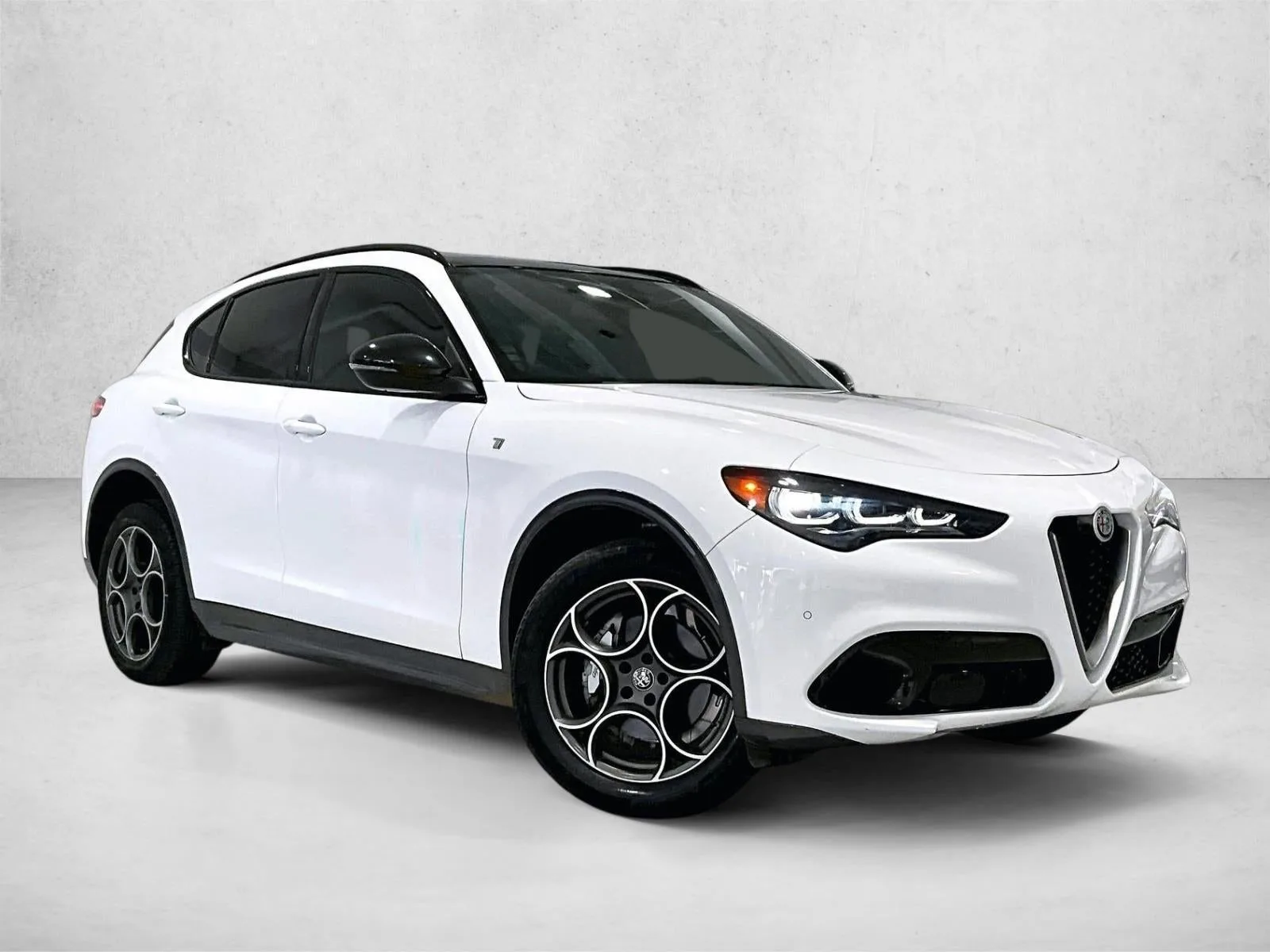 2024 Alfa Romeo Stelvio Ti AWD photo 12