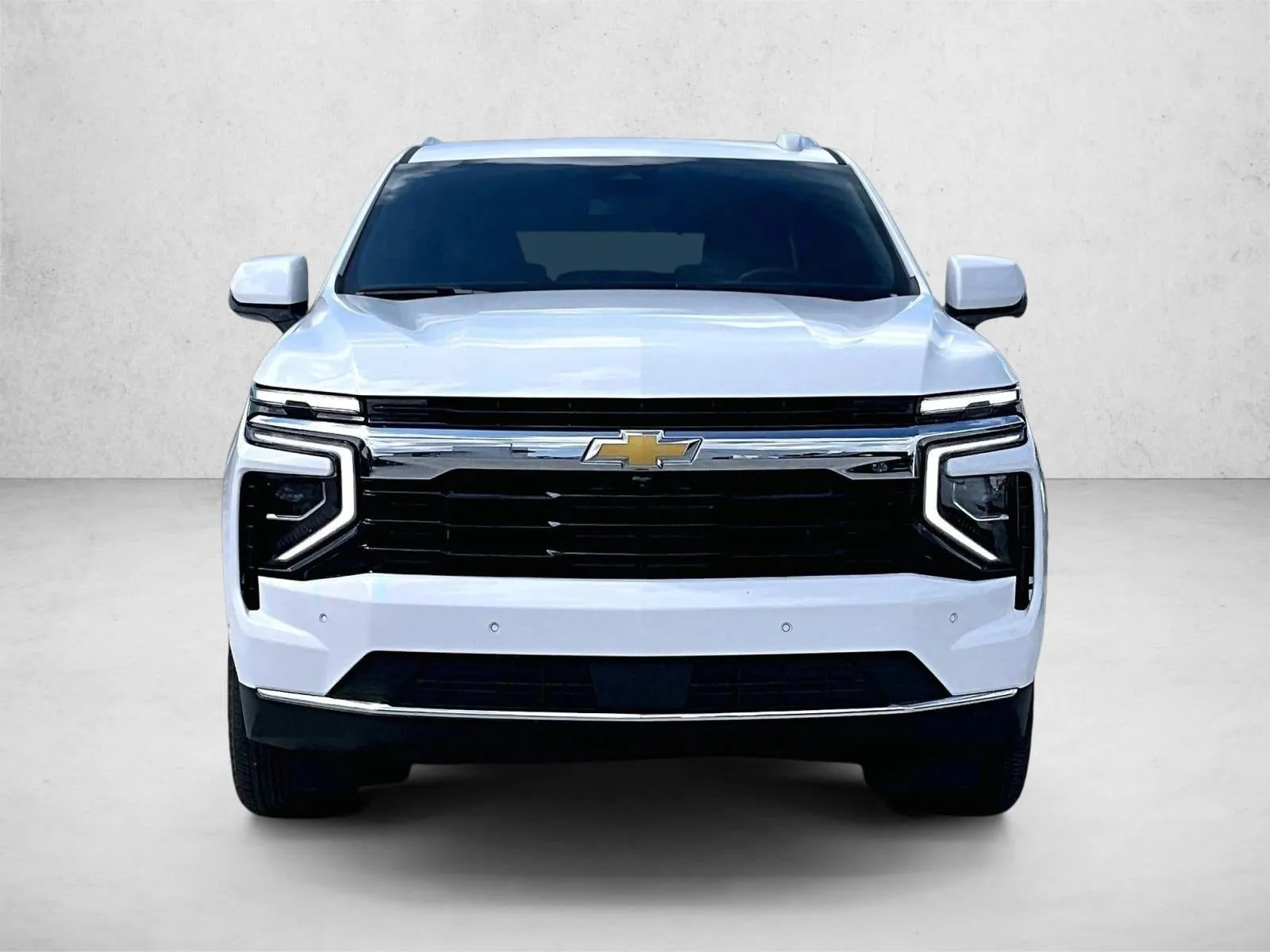 2026 Chevrolet Suburban LS photo 3