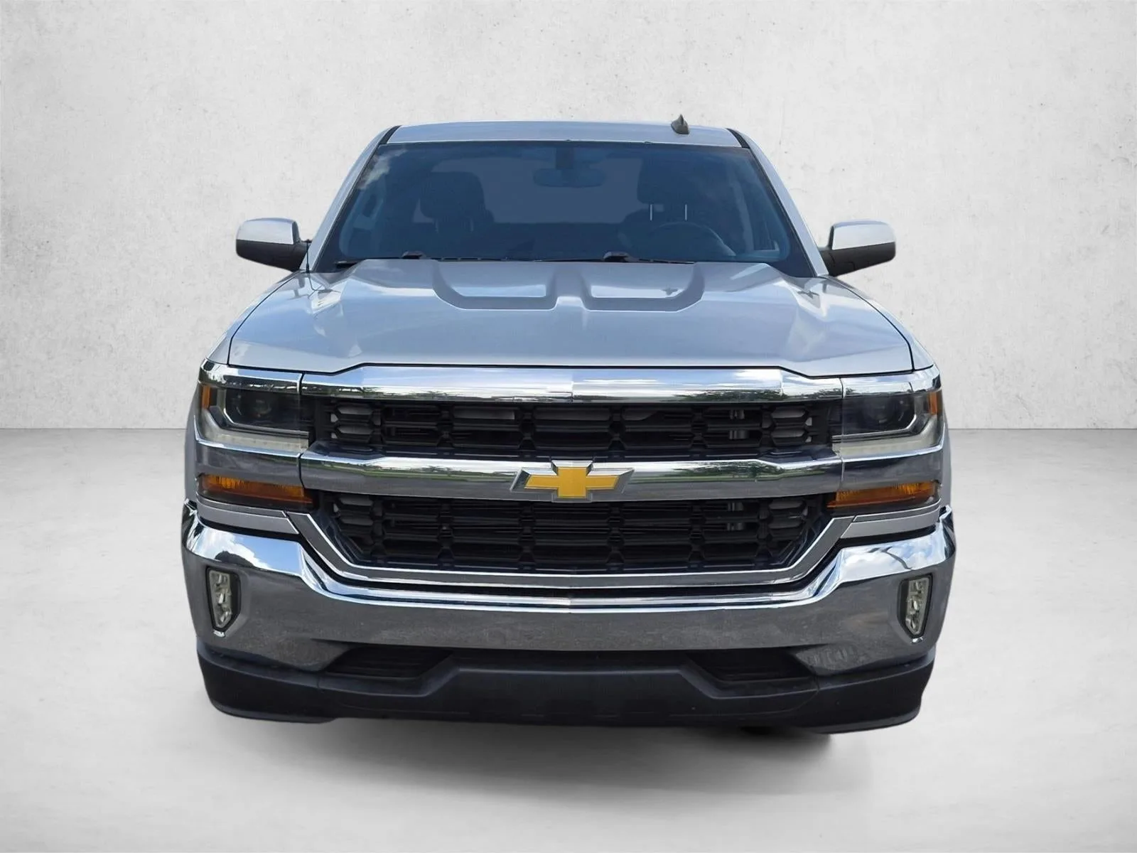 2016 Chevrolet Silverado 1500 Crew Cab Short Box 2-Wheel Drive LT photo 2