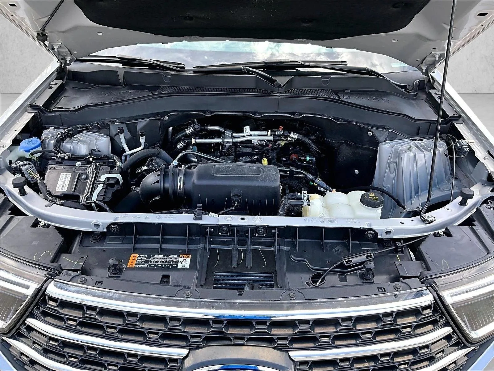 2023 Ford Explorer XLT photo 11