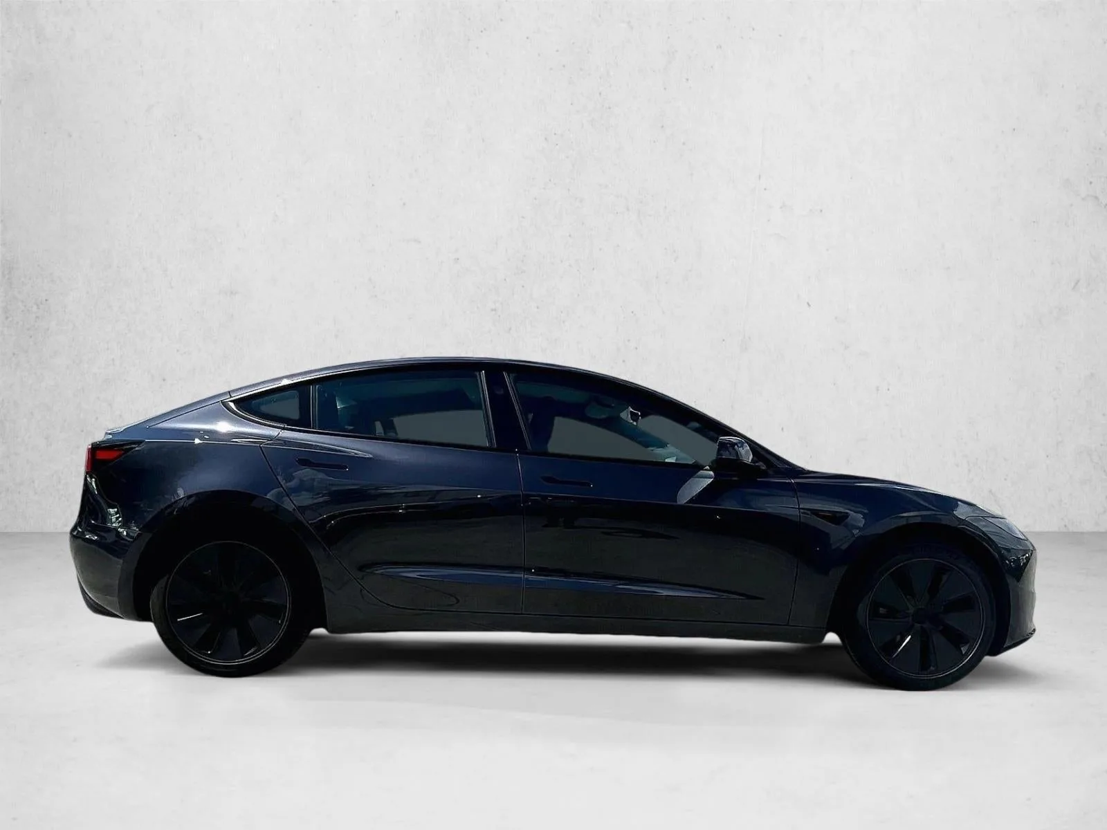 2025 Tesla Model 3 Long Range photo 5