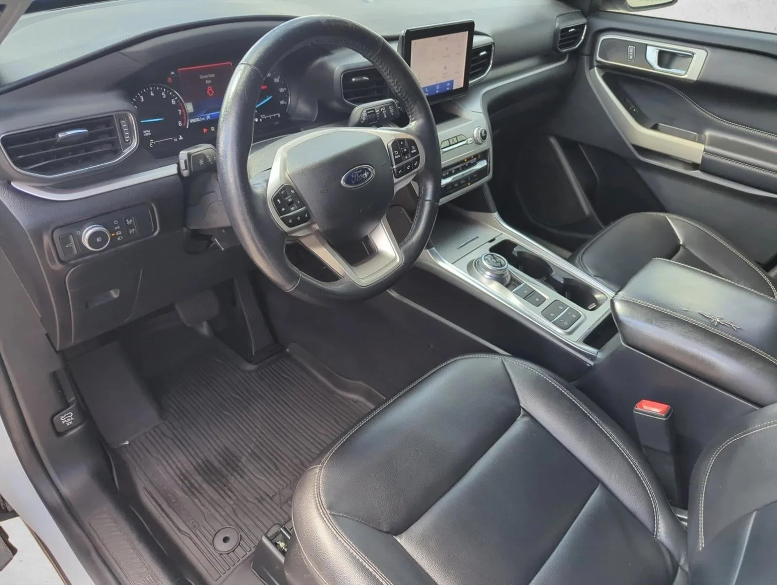 2021 Ford Explorer XLT RWD photo 6