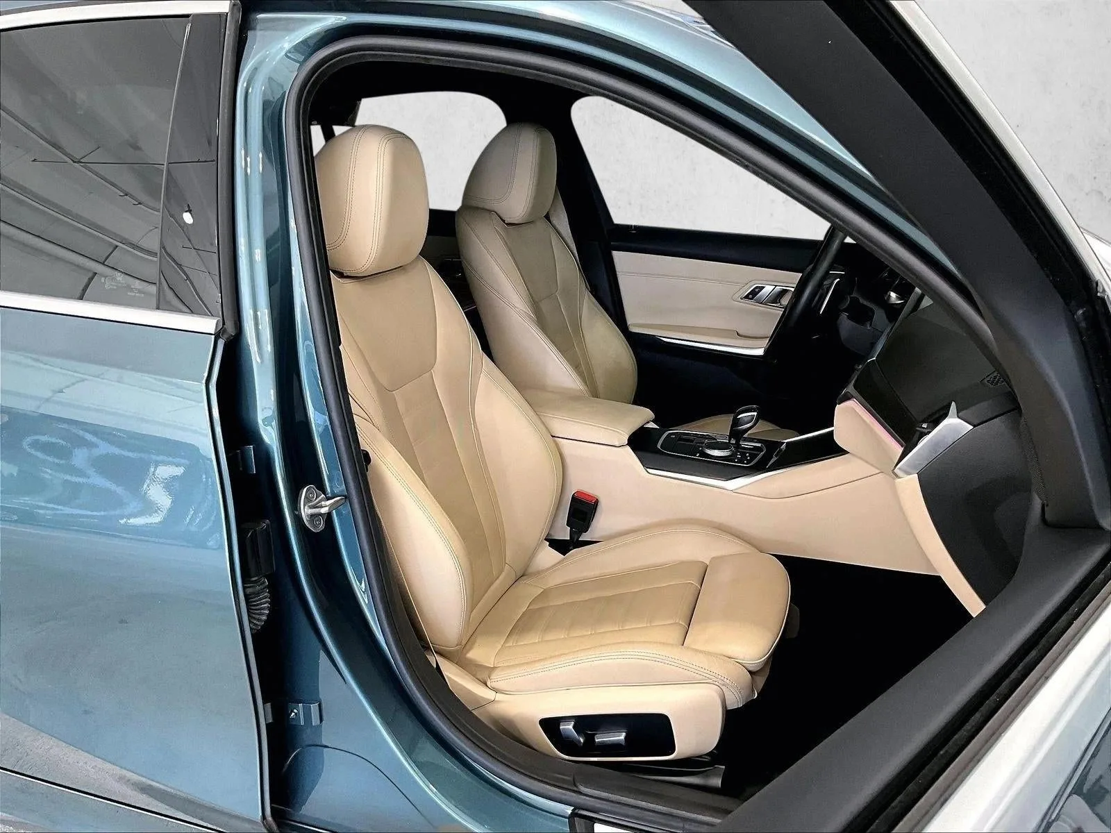 2021 BMW 330i 330i photo 9