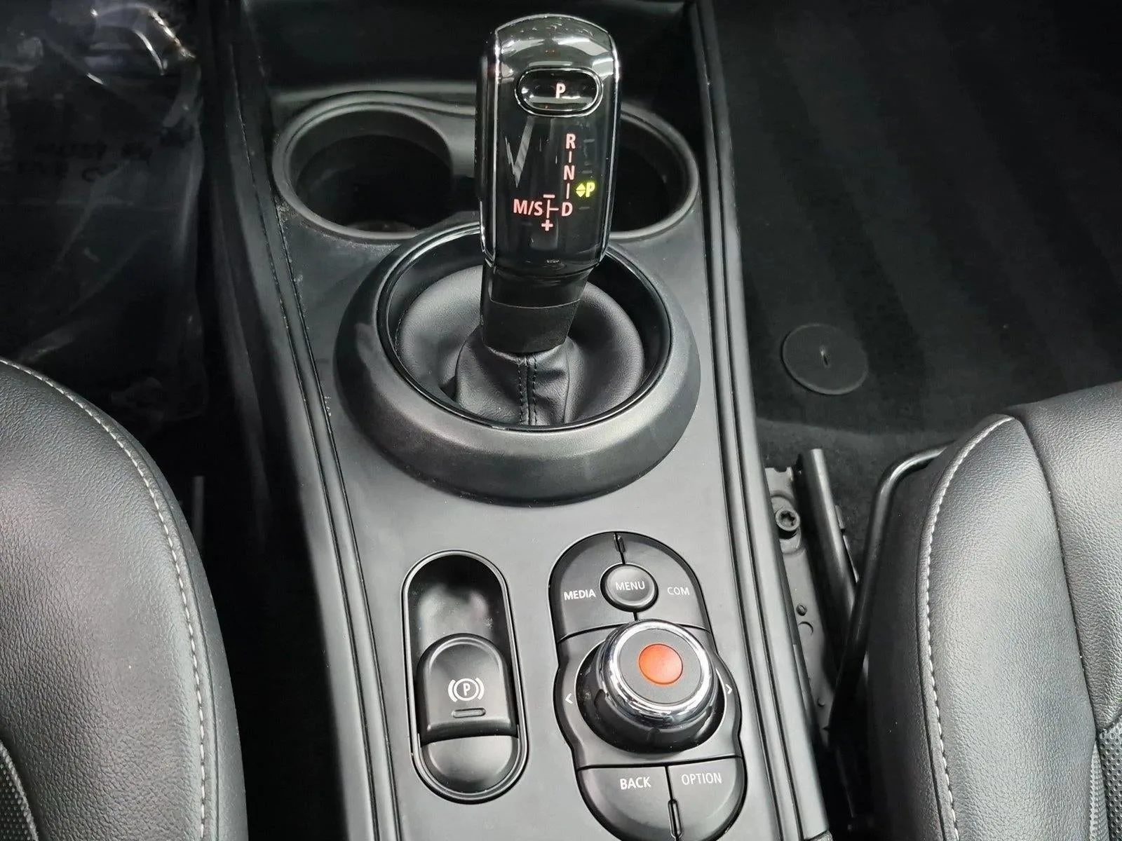 2021 MINI Countryman Oxford Edition photo 12