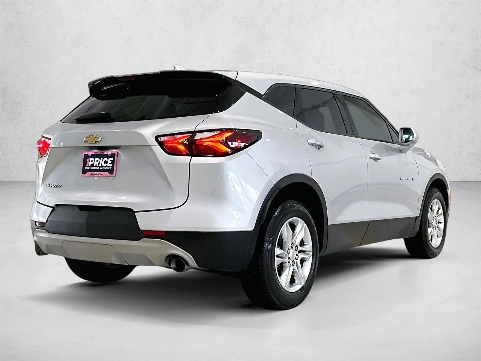 2019 Chevrolet Blazer Base photo 2