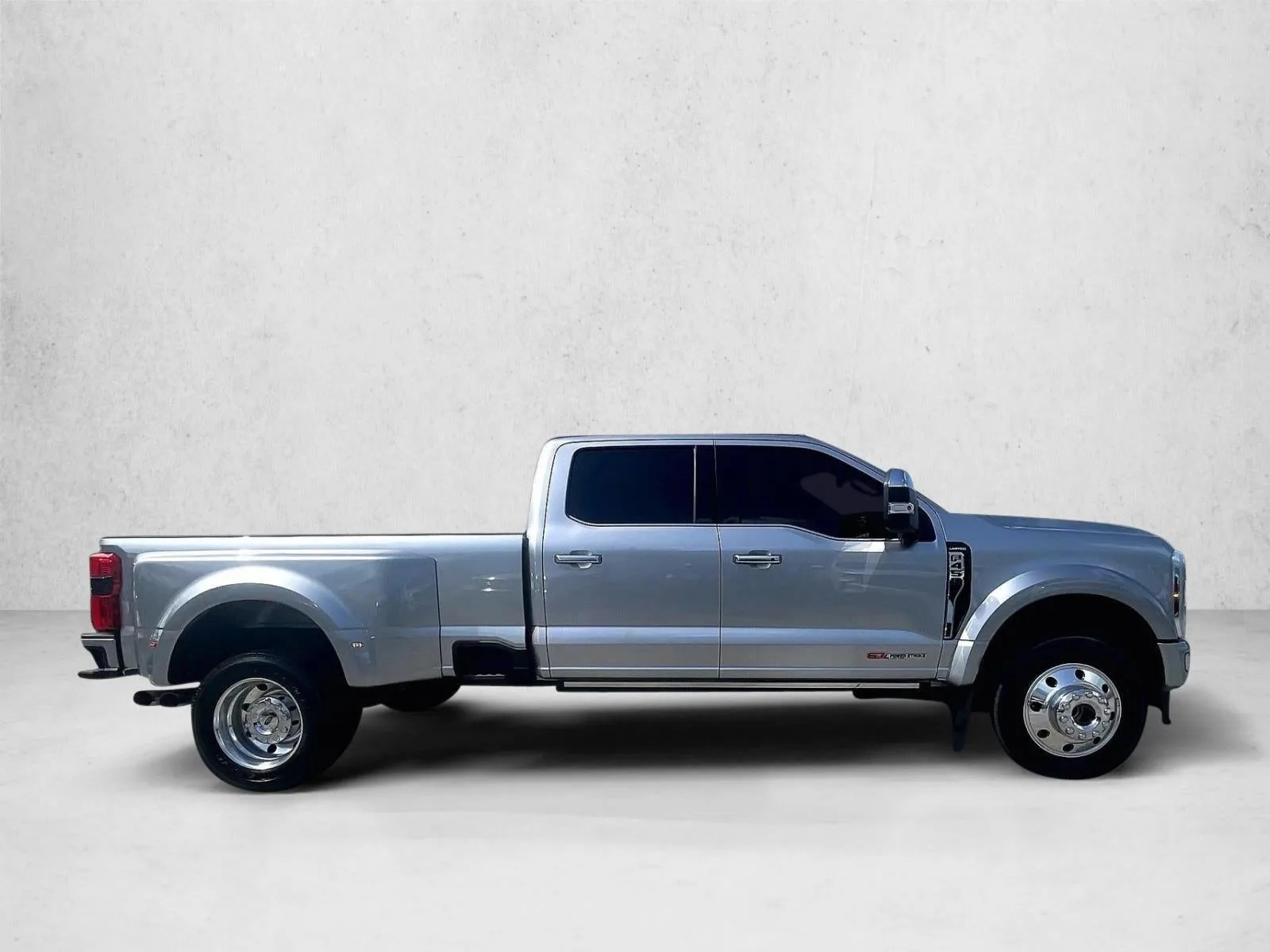 2024 Ford F-450 Limited photo 5