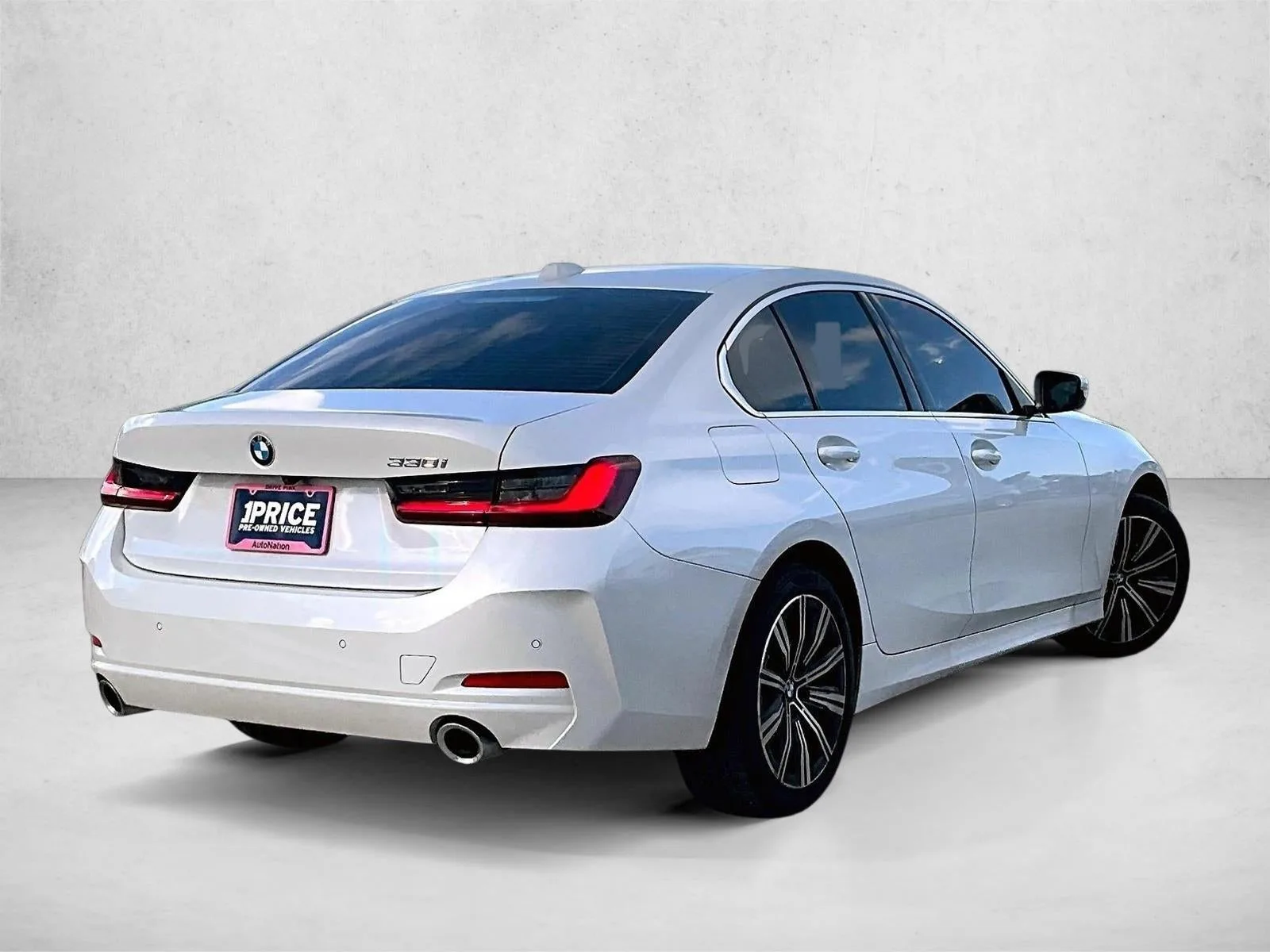2026 BMW 330i 330i photo 2