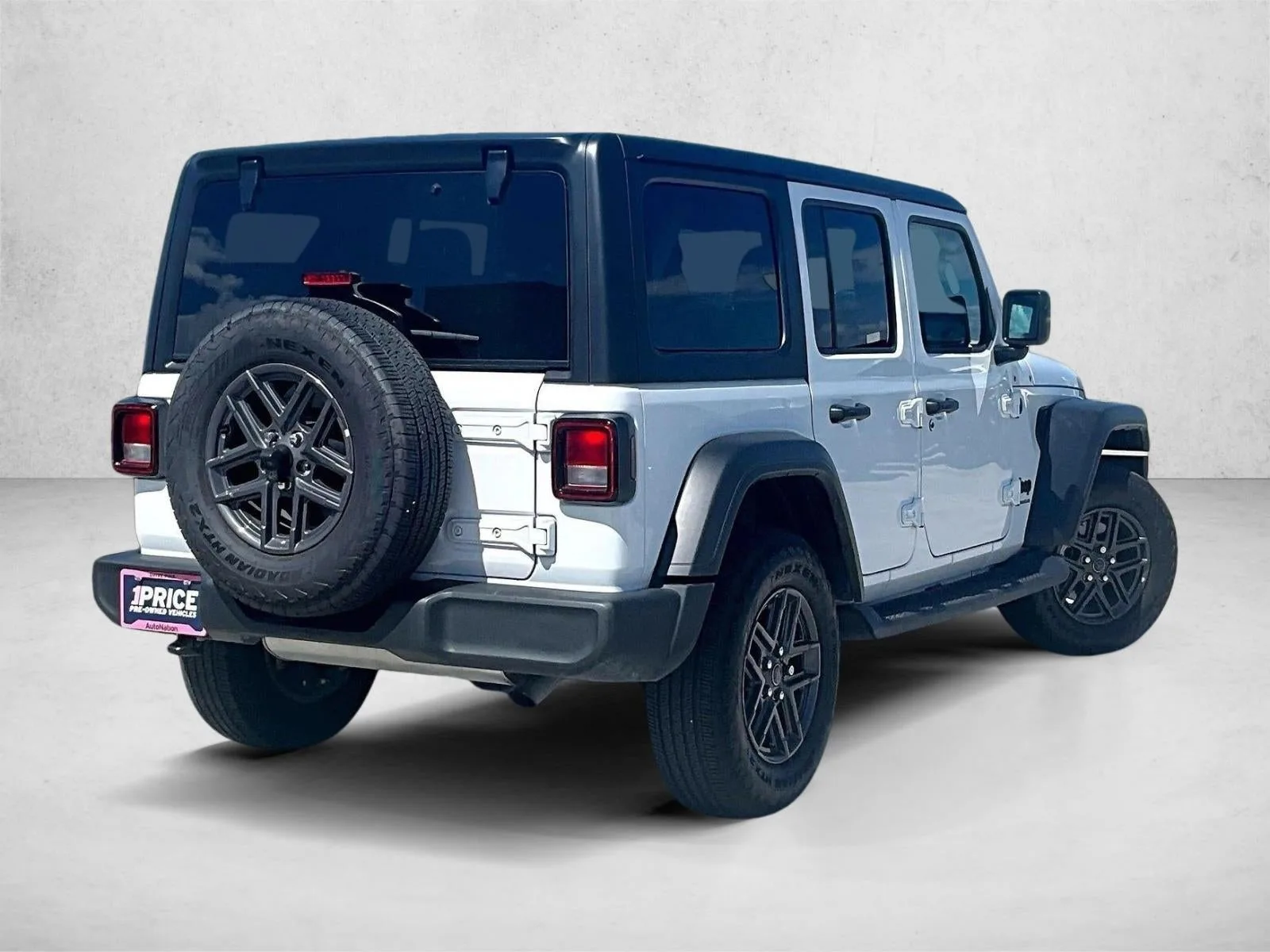 2025 Jeep Wrangler 4-Door Summit 4x4 photo 2