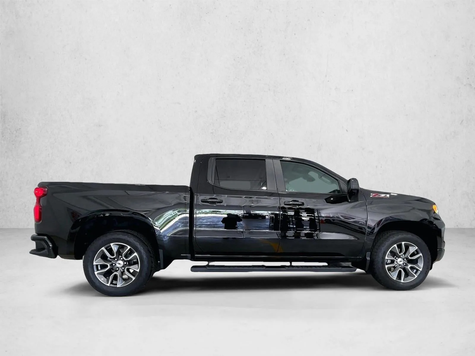 2024 Chevrolet Silverado 1500 RST photo 5