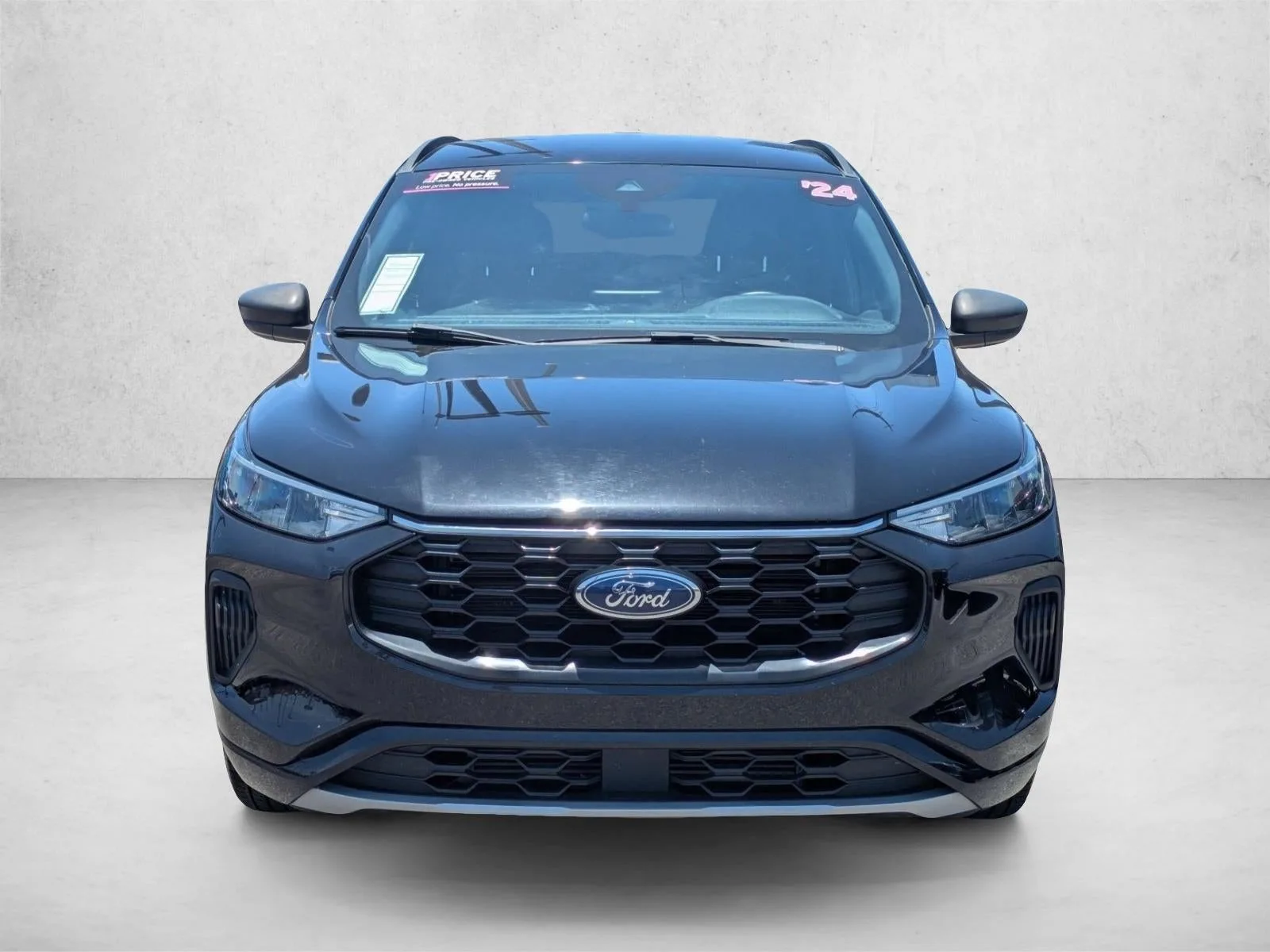 2024 Ford Escape ST-Line FWD photo 2