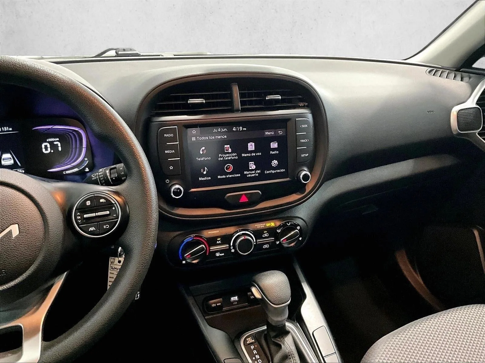2024 Kia Soul LX photo 8