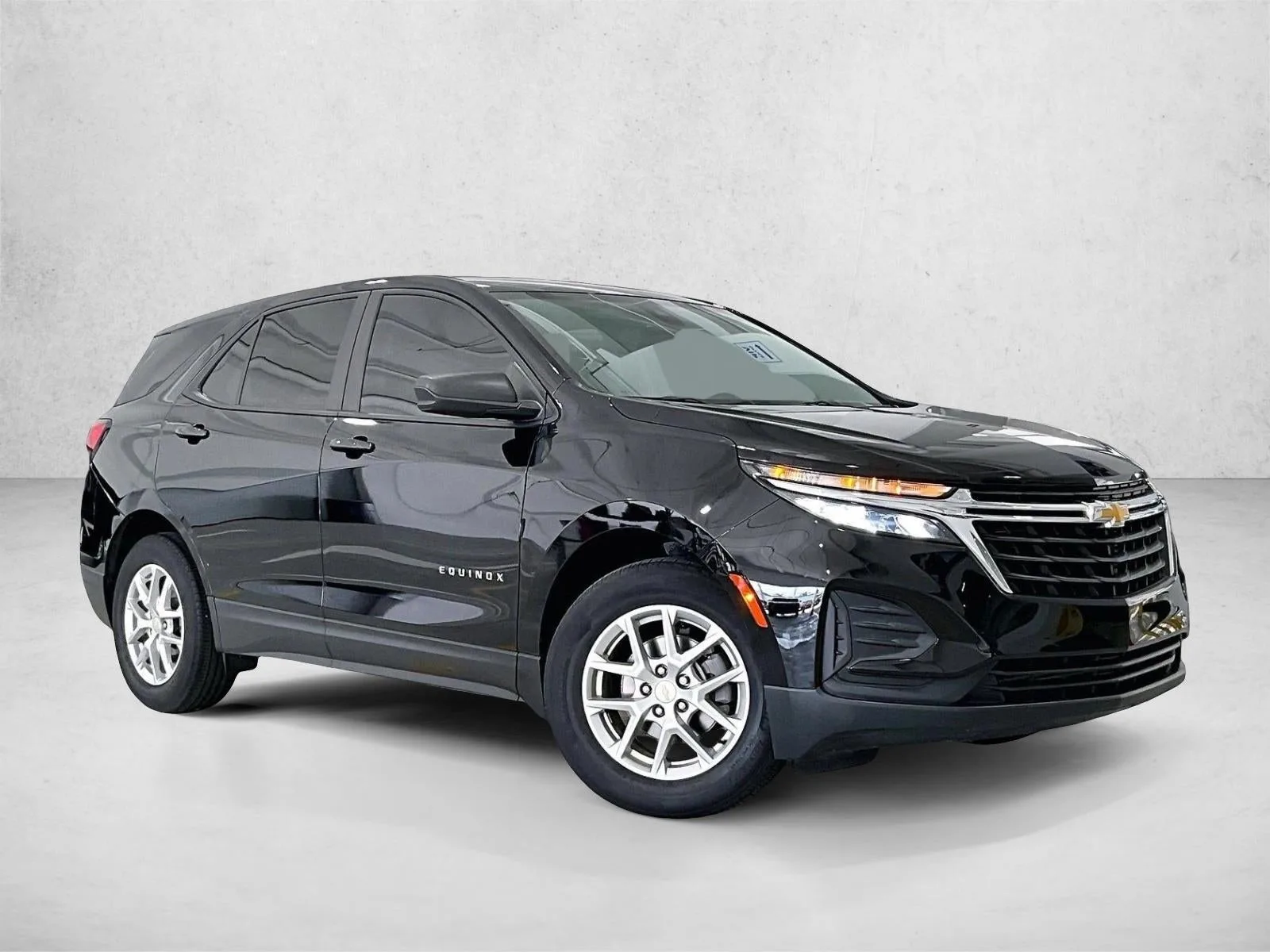 2023 Chevrolet Equinox LS photo 12