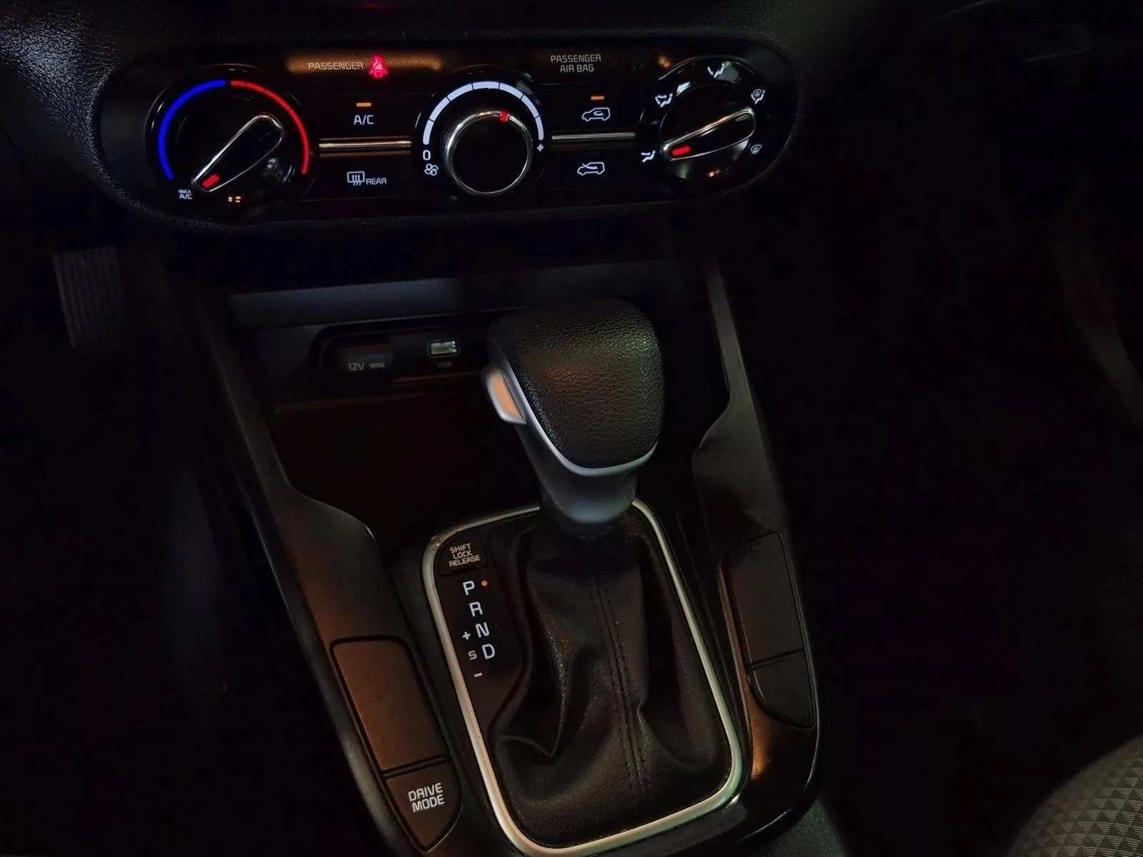 2023 Kia Soul LX IVT photo 11