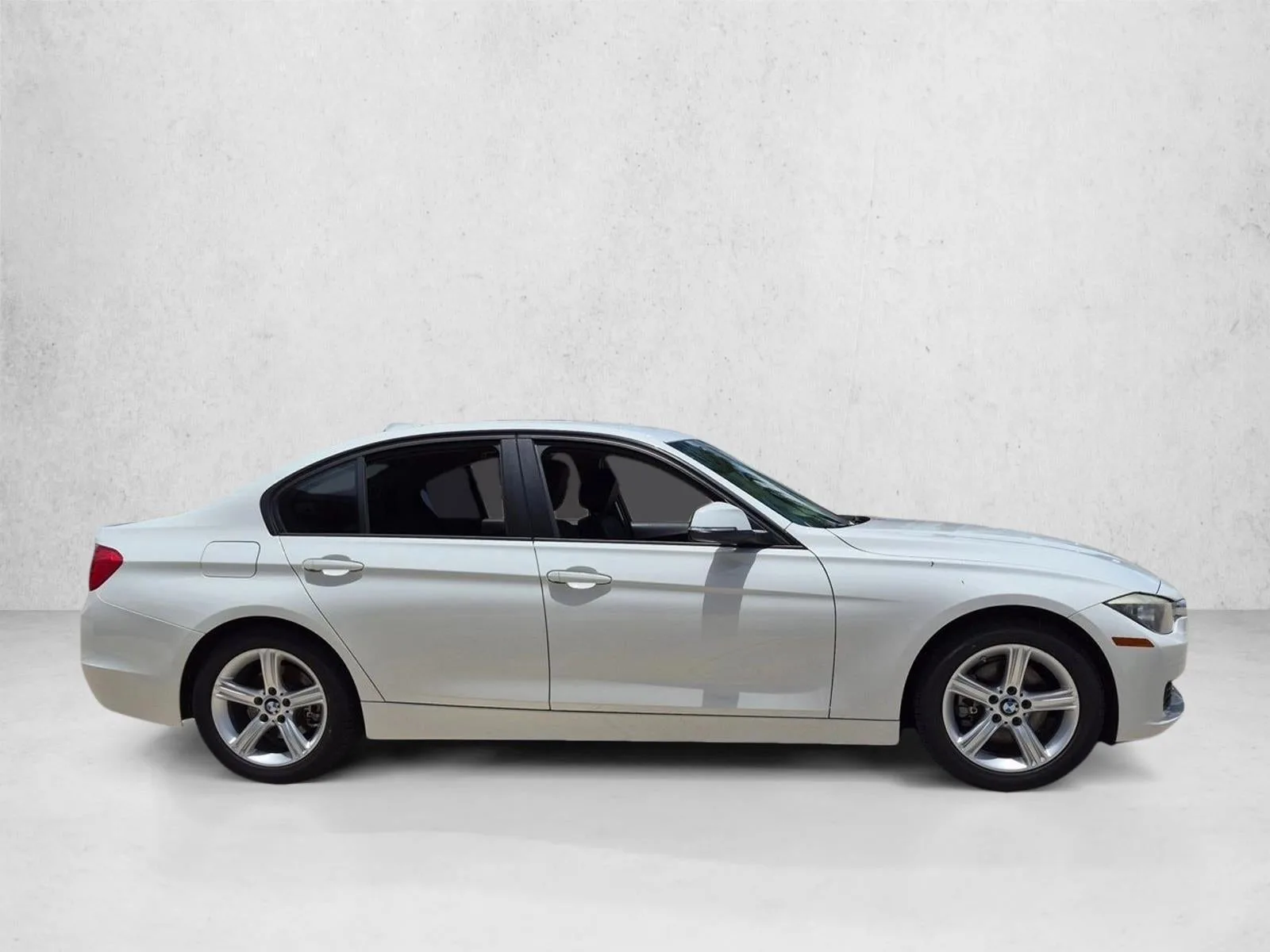 2017 BMW 320i Sedan photo 4