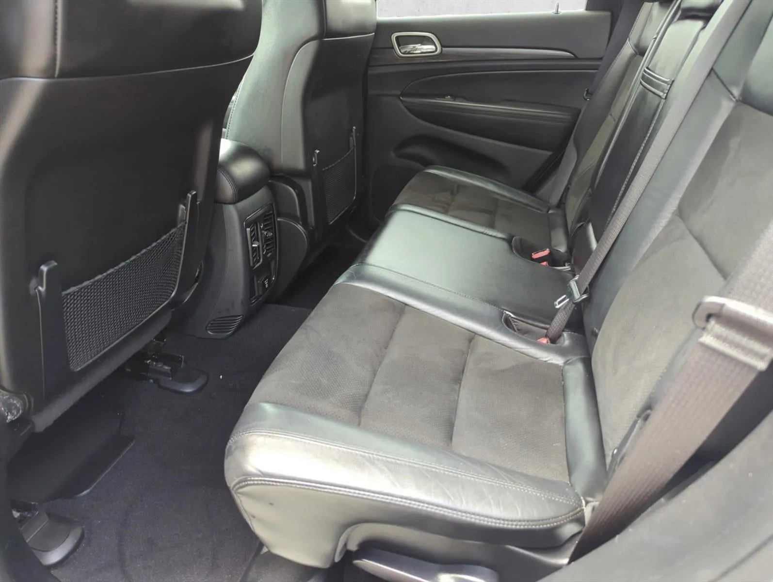 2020 Jeep Grand Cherokee Altitude 4x2 photo 10