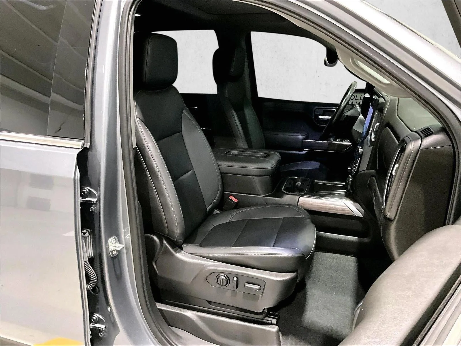 2022 Chevrolet Silverado 1500 LTD LTZ photo 9