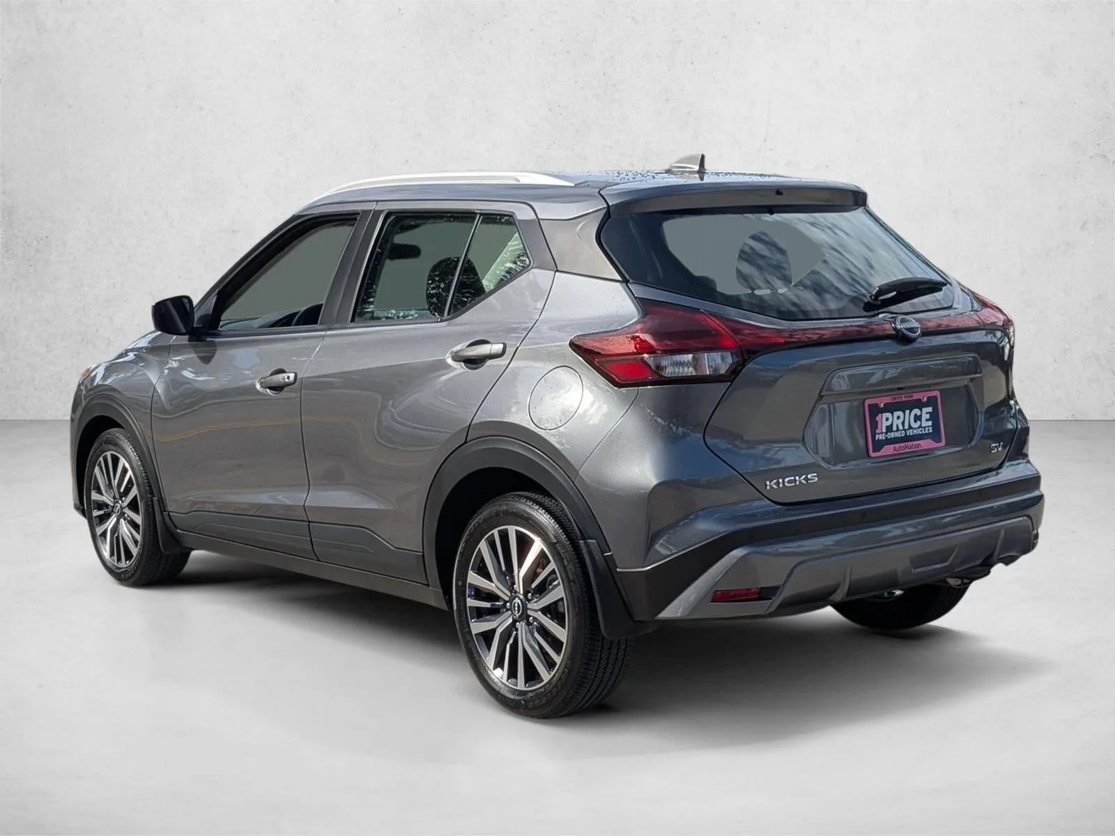 2022 Nissan Kicks SV FWD photo 8