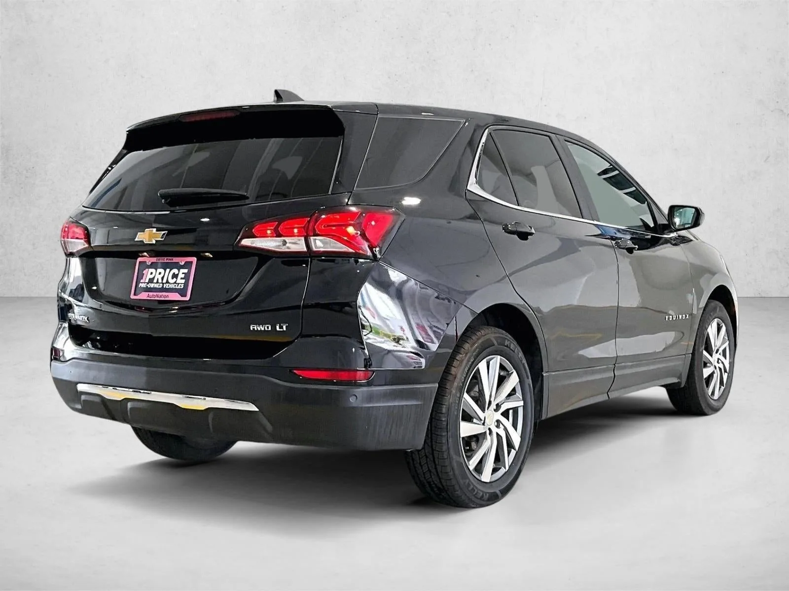 2023 Chevrolet Equinox LT photo 2