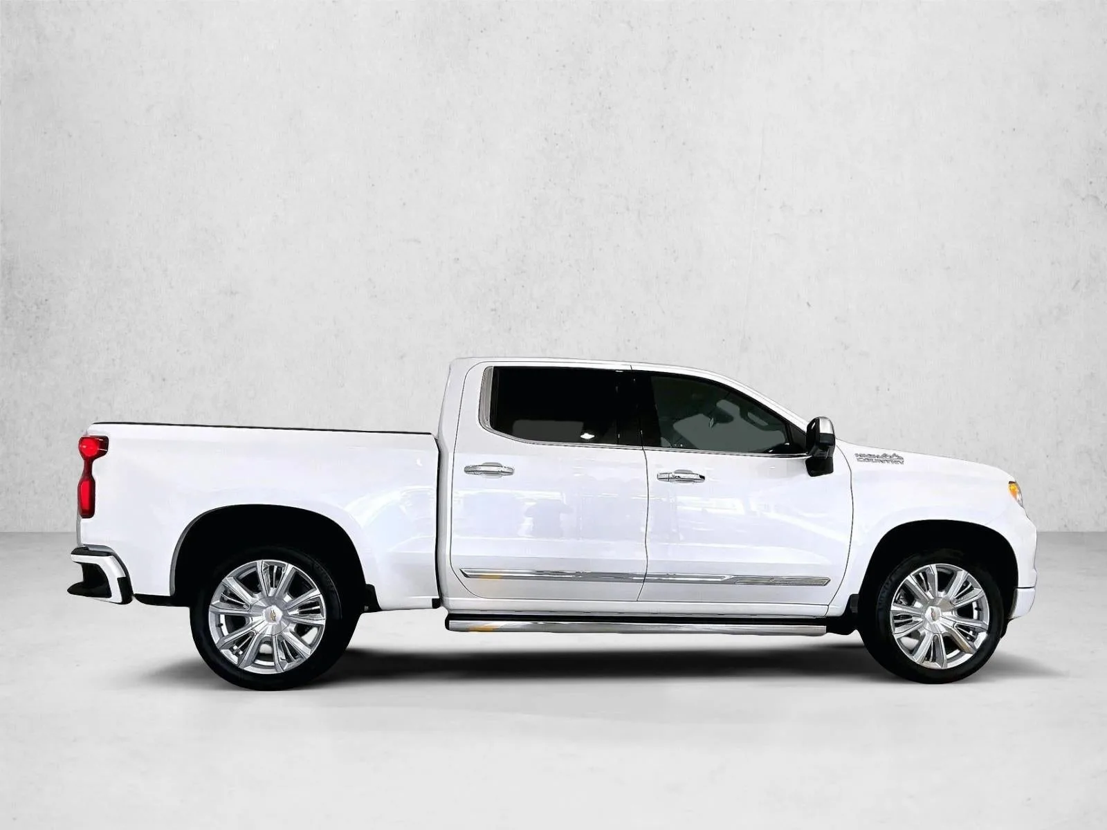 2024 Chevrolet Silverado 1500 High Country photo 5