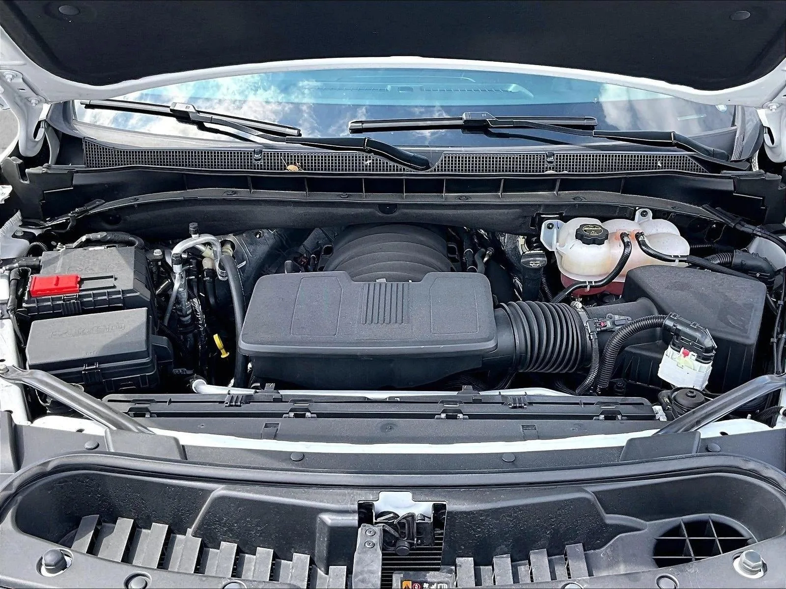 2026 Chevrolet Suburban LS photo 11