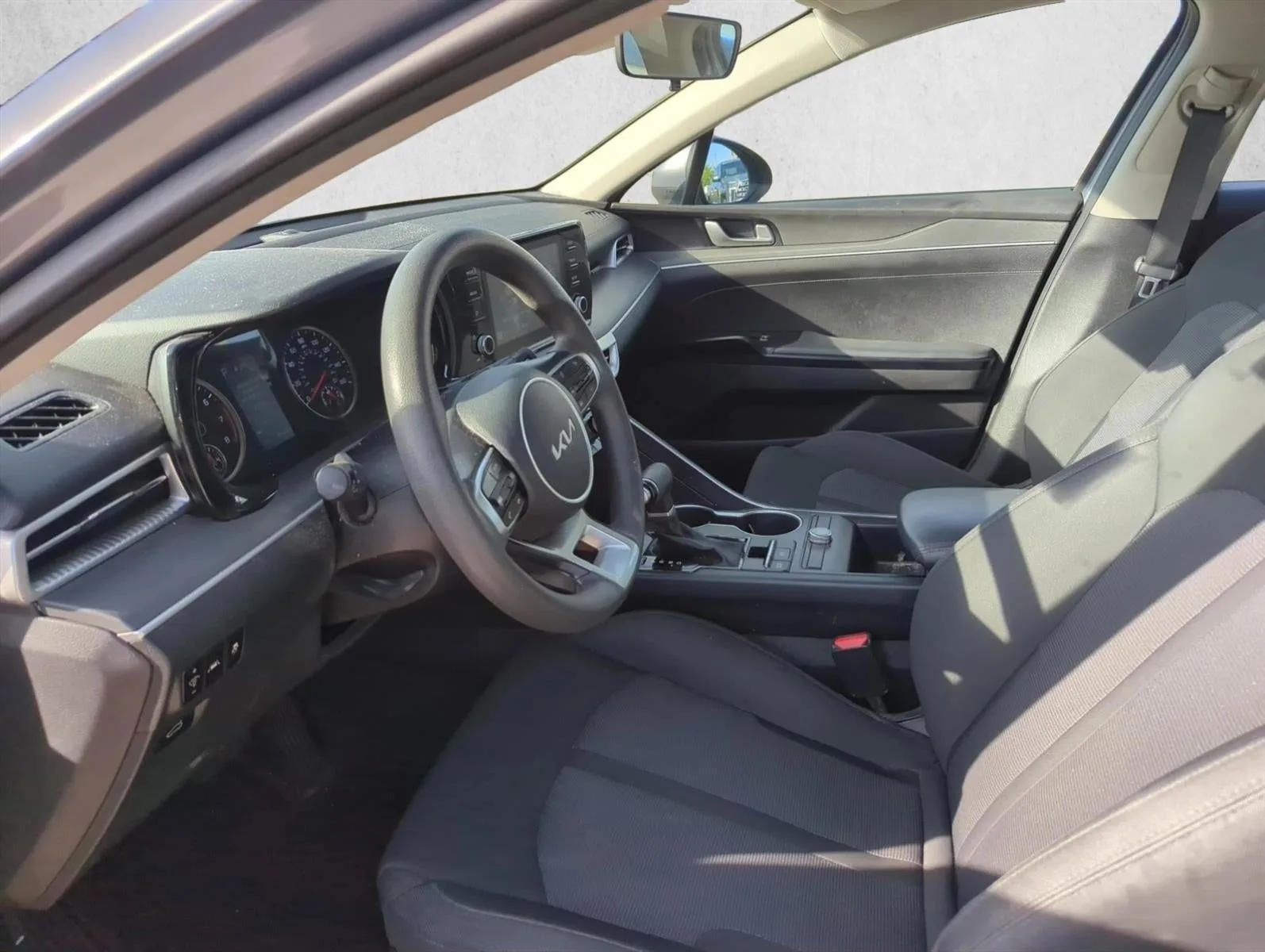 2022 Kia K5 LXS Auto FWD photo 10