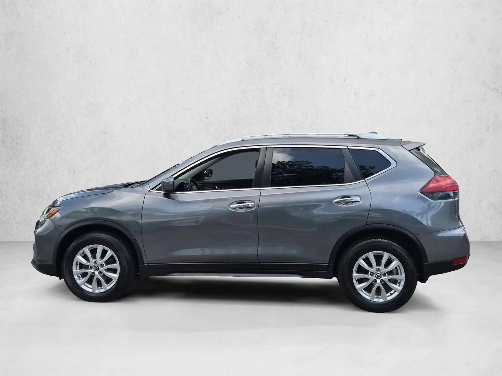 2020 Nissan Rogue FWD SV photo 9