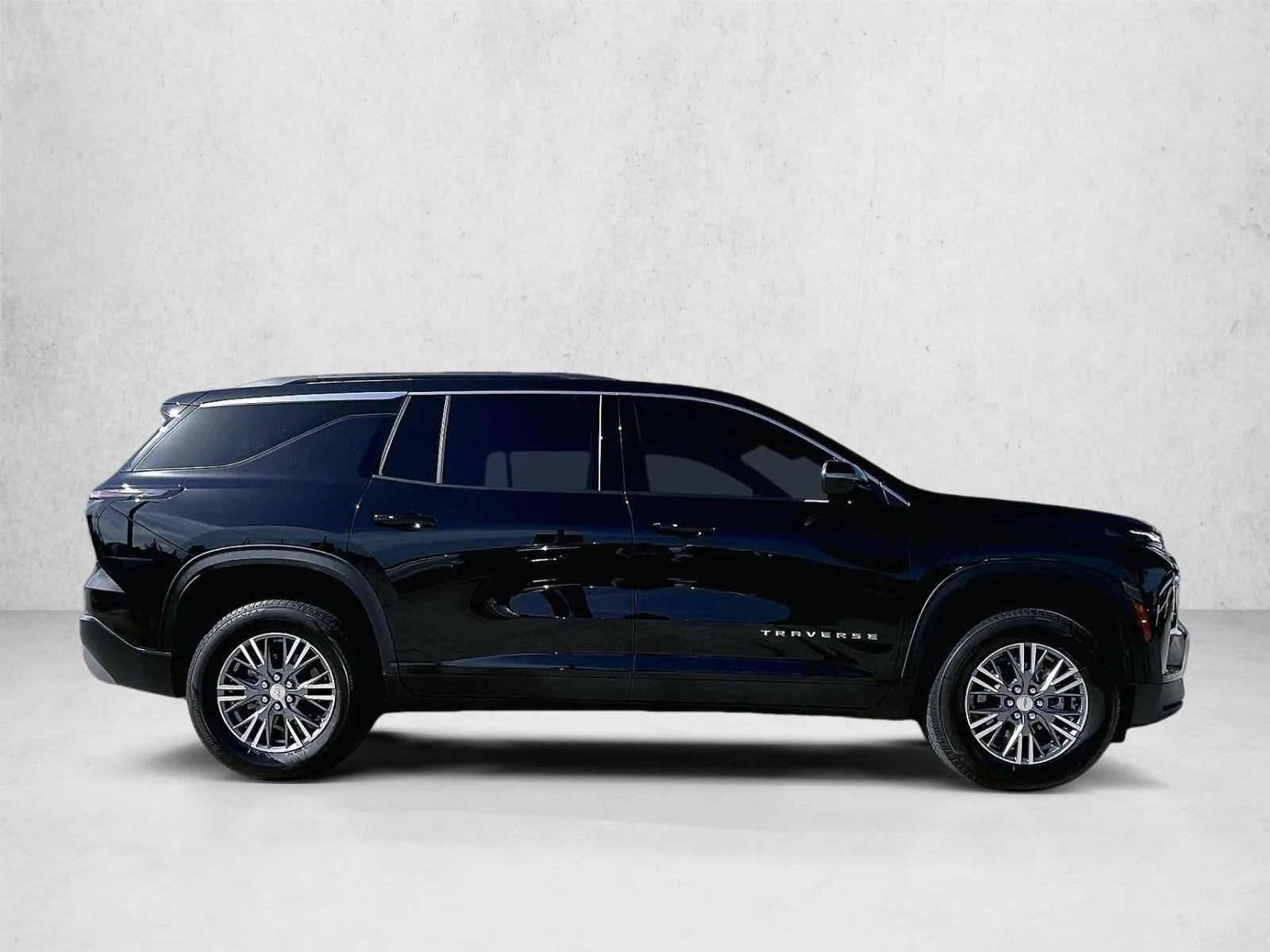 2025 Chevrolet Traverse LT photo 5
