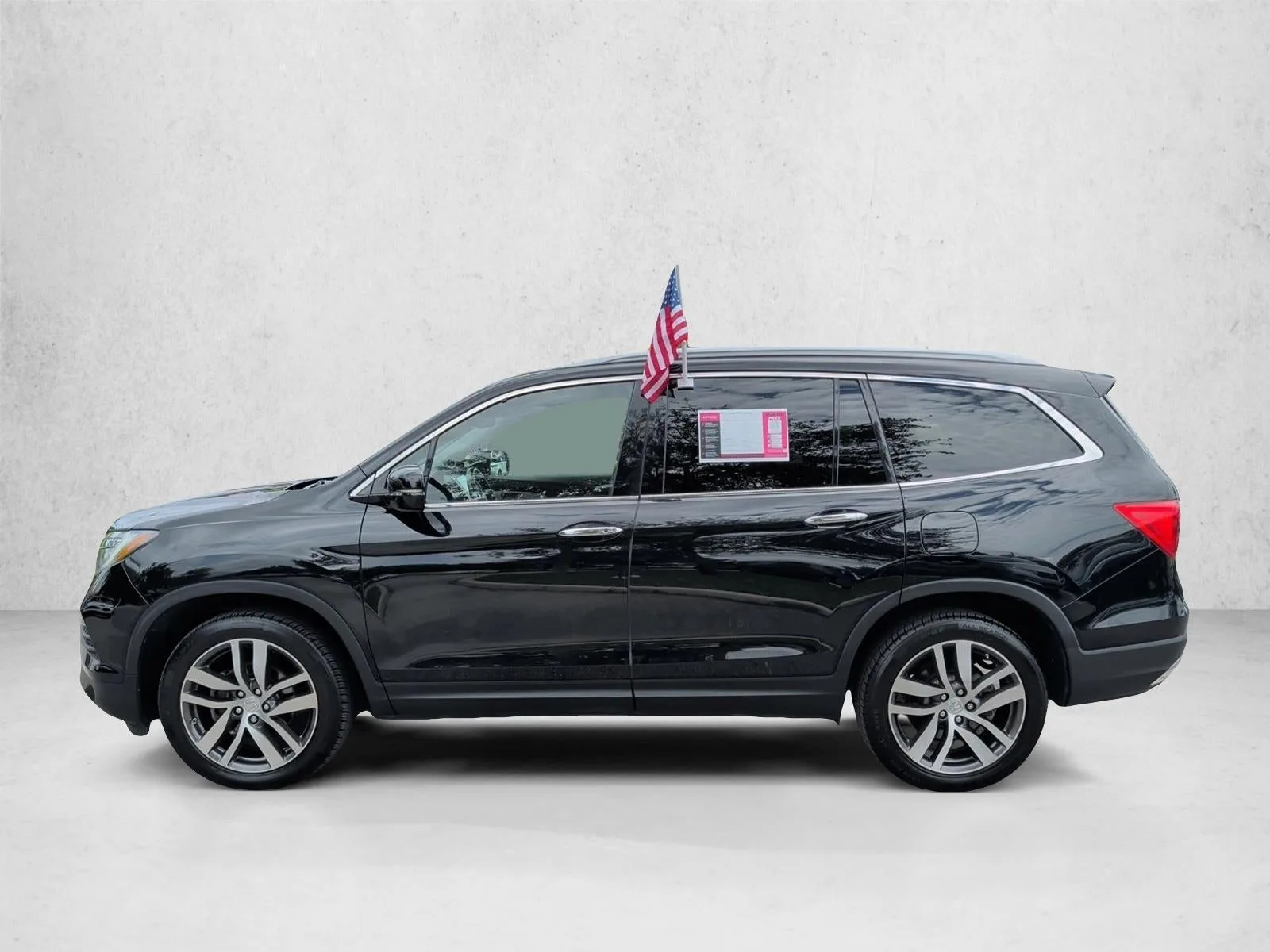 2016 Honda Pilot AWD Touring with DVD Rear Entertainment System and Navigation photo 8