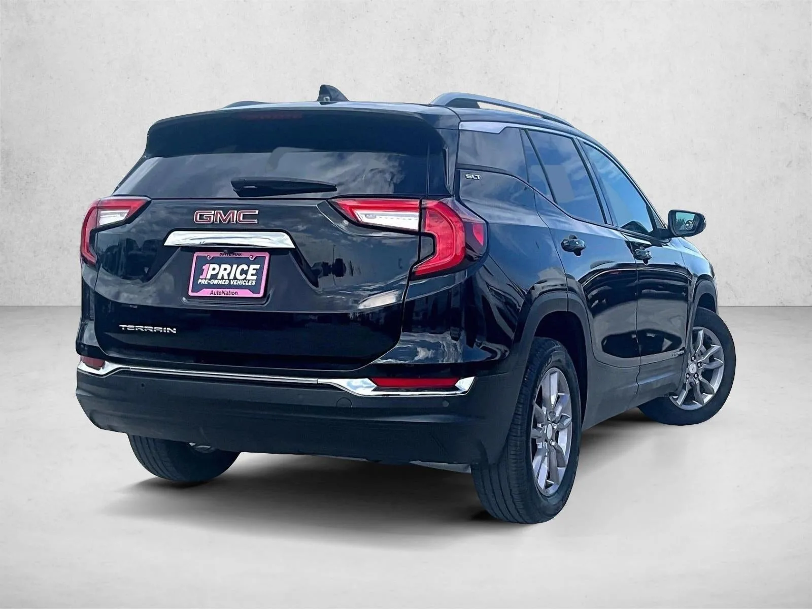 2023 GMC Terrain SLT photo 2