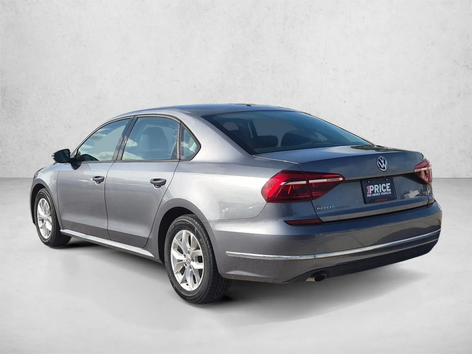 2018 Volkswagen Passat 2.0T S Auto photo 8