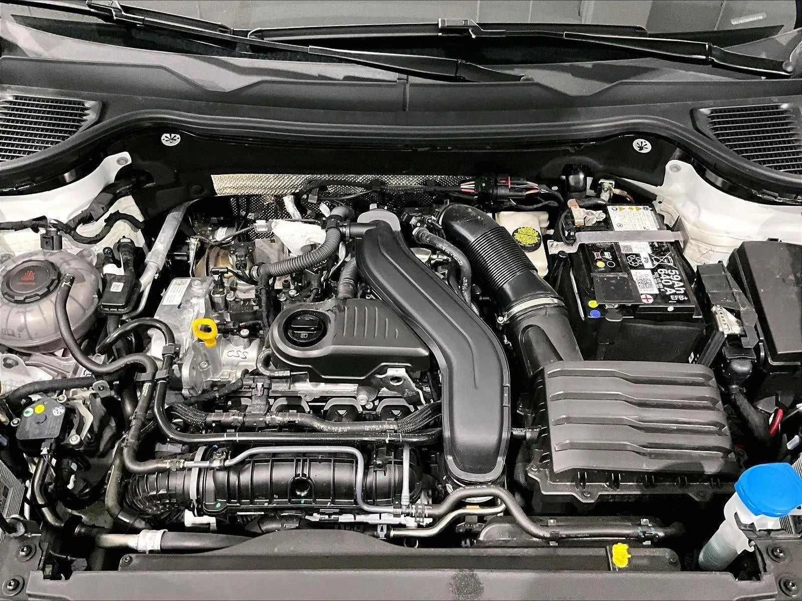 2025 Volkswagen Taos 1.5T SE photo 11
