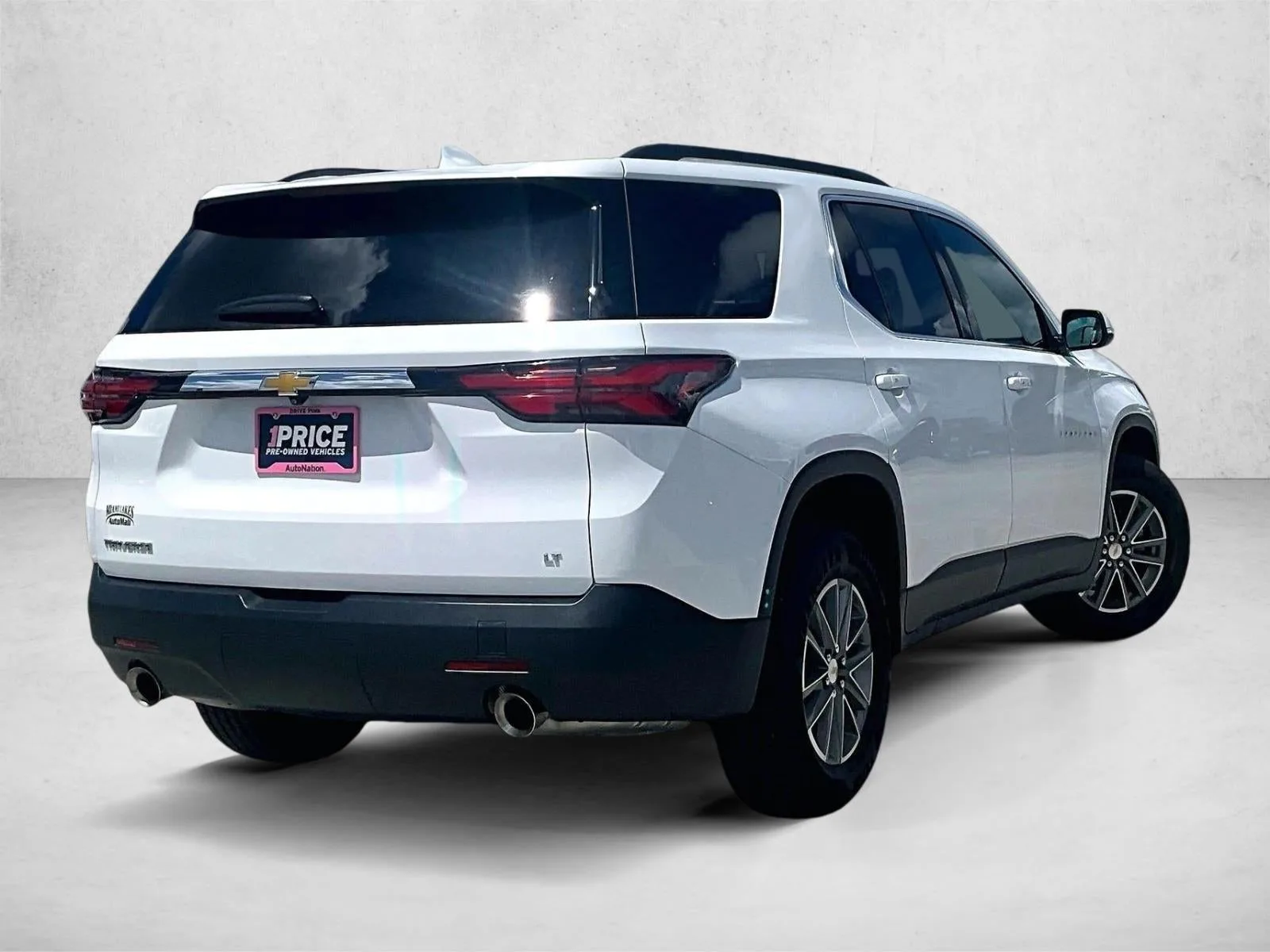 2023 Chevrolet Traverse LT Cloth photo 2