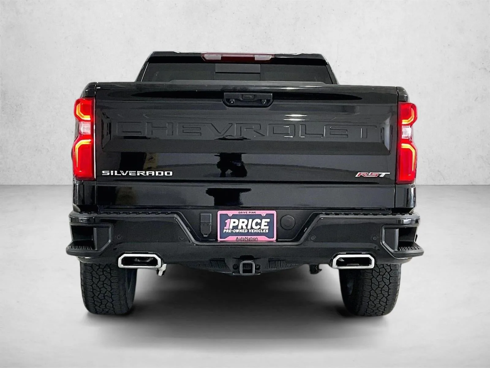 2024 Chevrolet Silverado 1500 RST photo 4