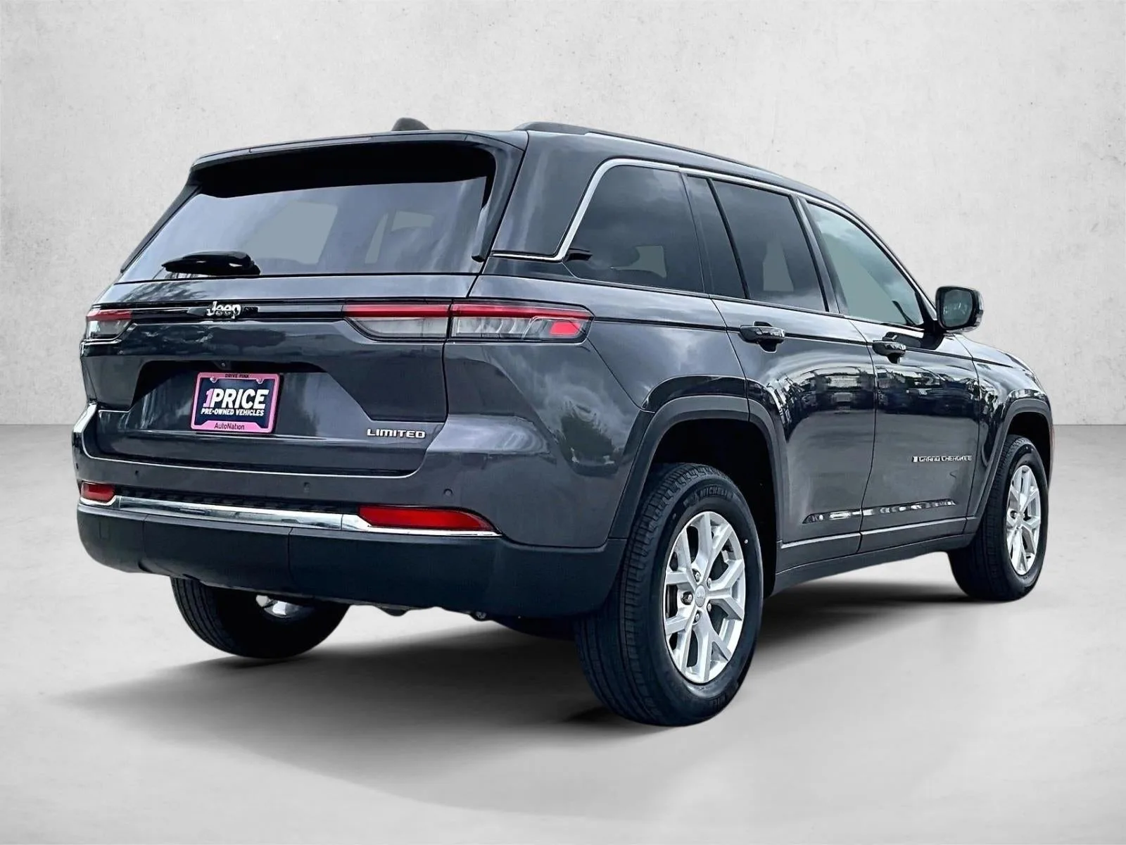 2023 Jeep Grand Cherokee Limited 4x2 photo 2
