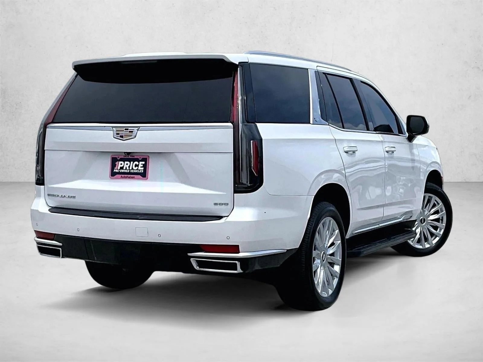 2022 Cadillac Escalade Luxury photo 2
