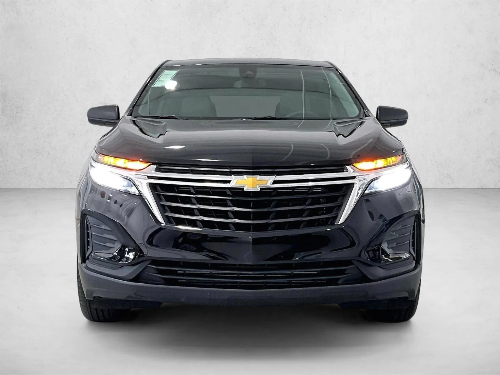2023 Chevrolet Equinox LS photo 3