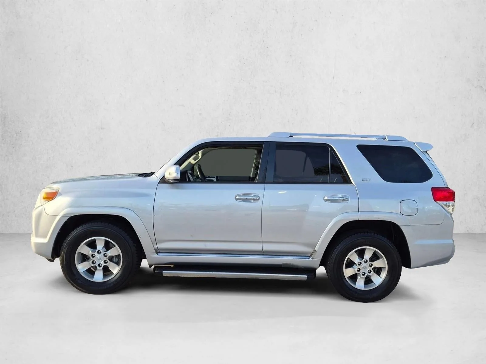 2012 Toyota 4Runner RWD 4dr V6 SR5 (Natl) photo 8