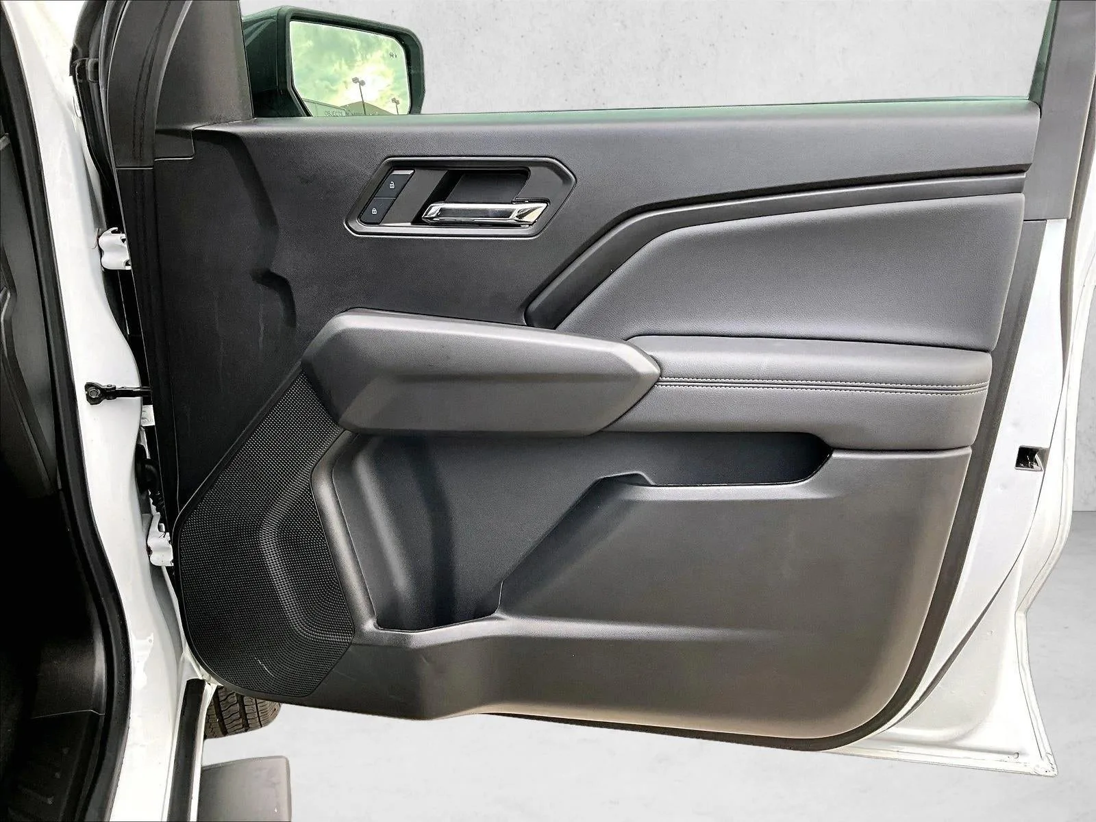2024 Chevrolet Colorado LT photo 19