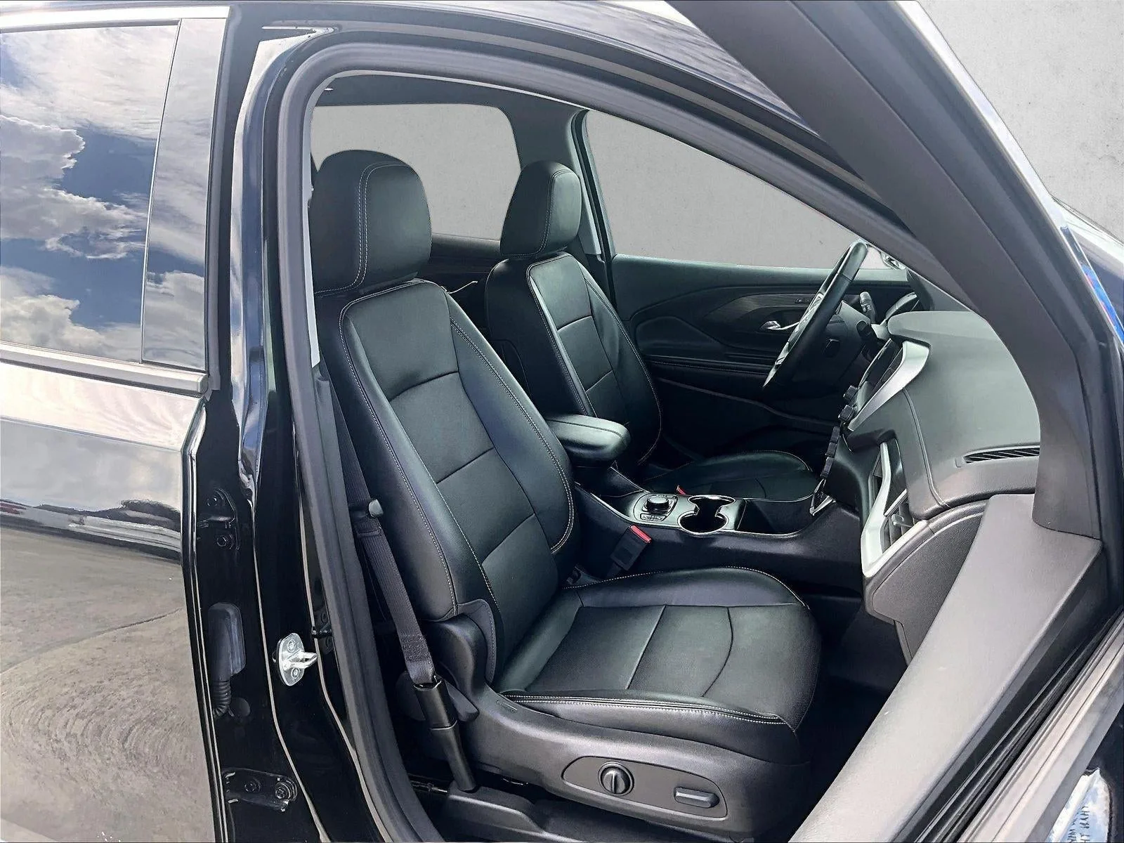 2023 GMC Terrain SLT photo 9