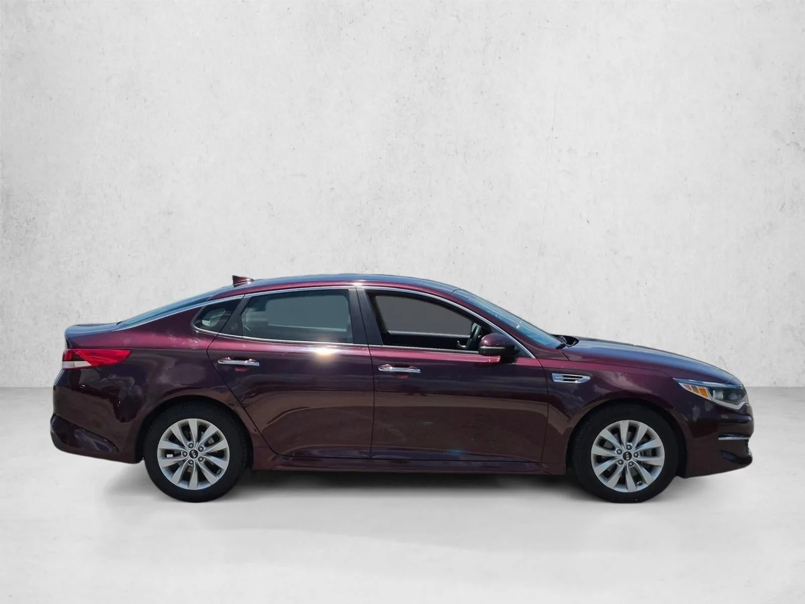 2016 Kia Optima LX photo 4