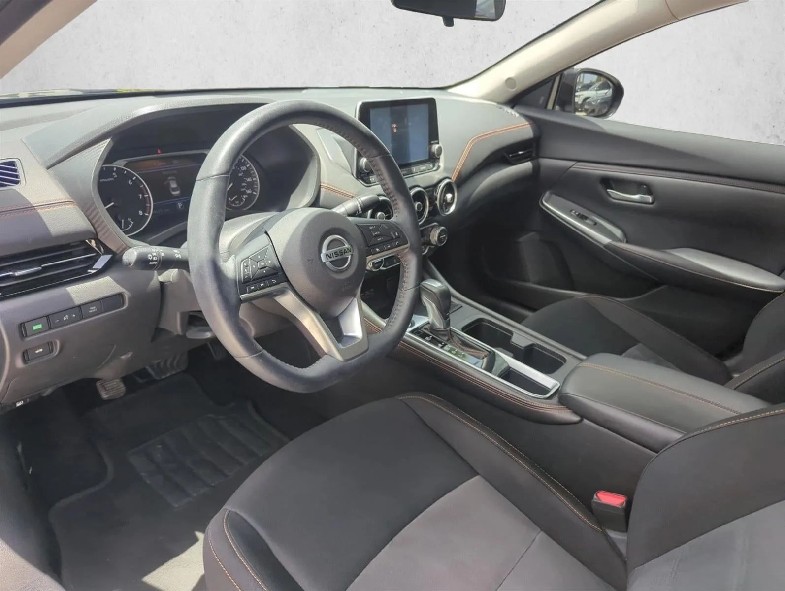2020 Nissan Sentra SR CVT photo 9
