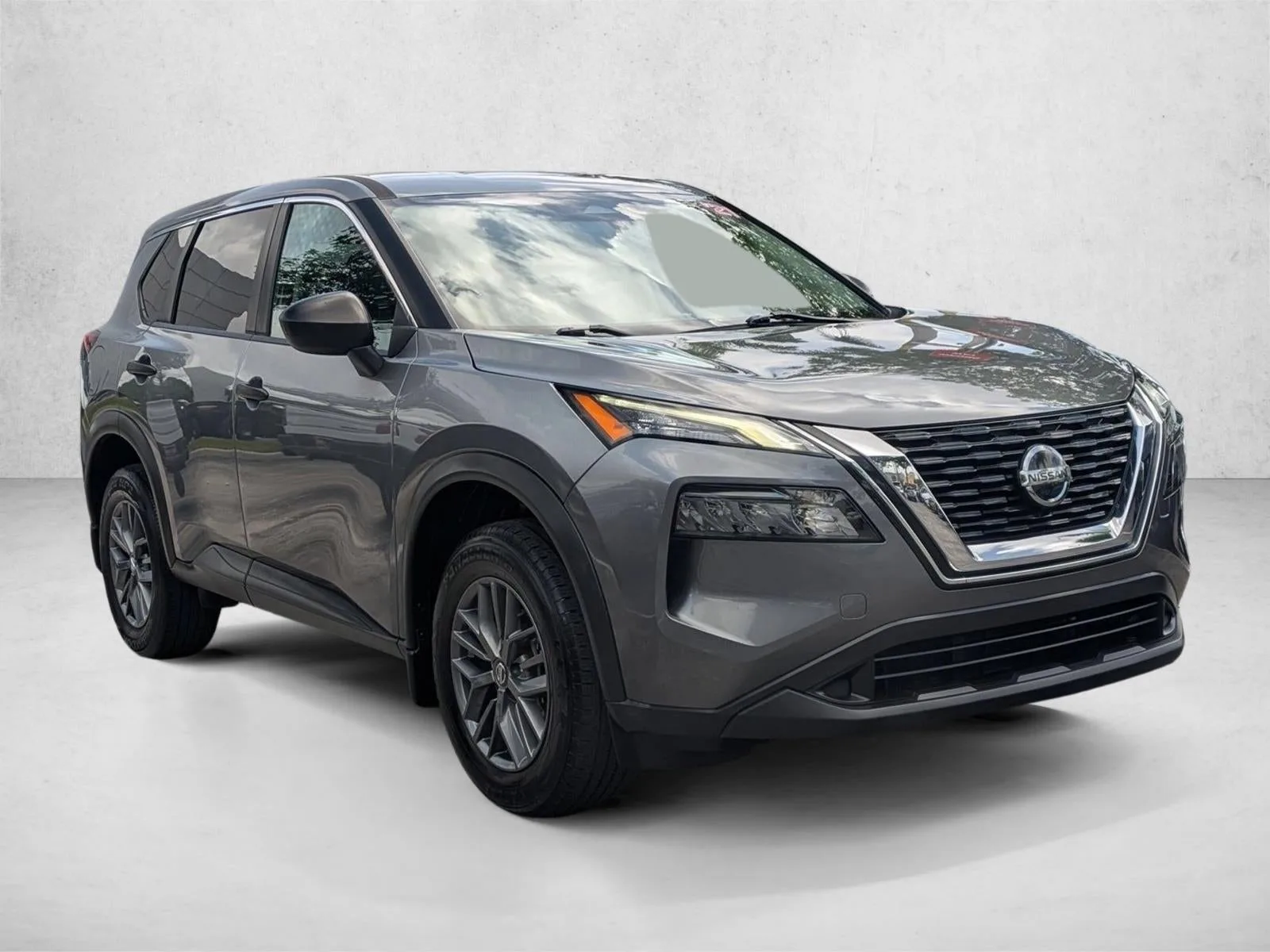 2021 Nissan Rogue FWD S photo 3