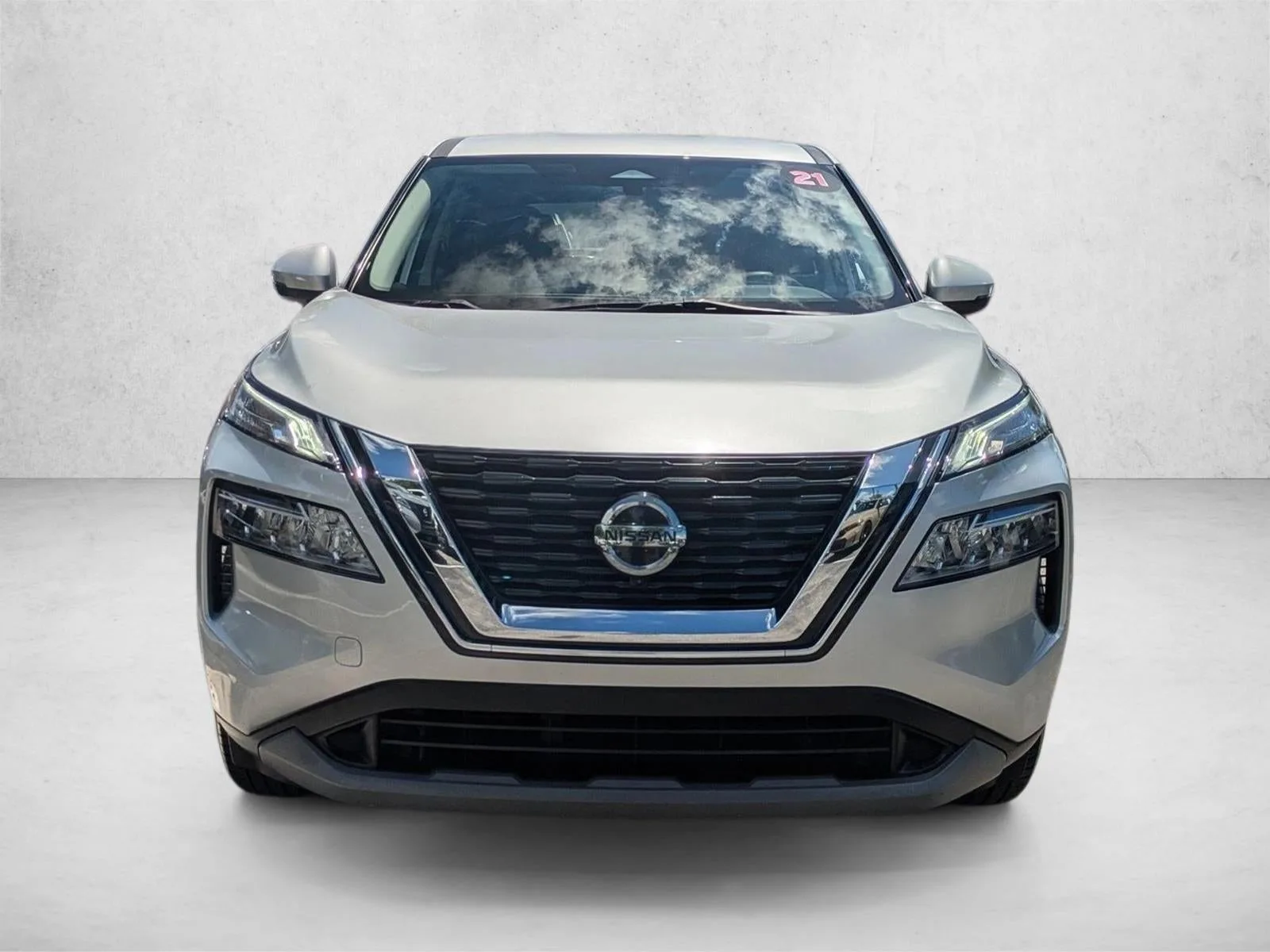 2021 Nissan Rogue FWD SV photo 2