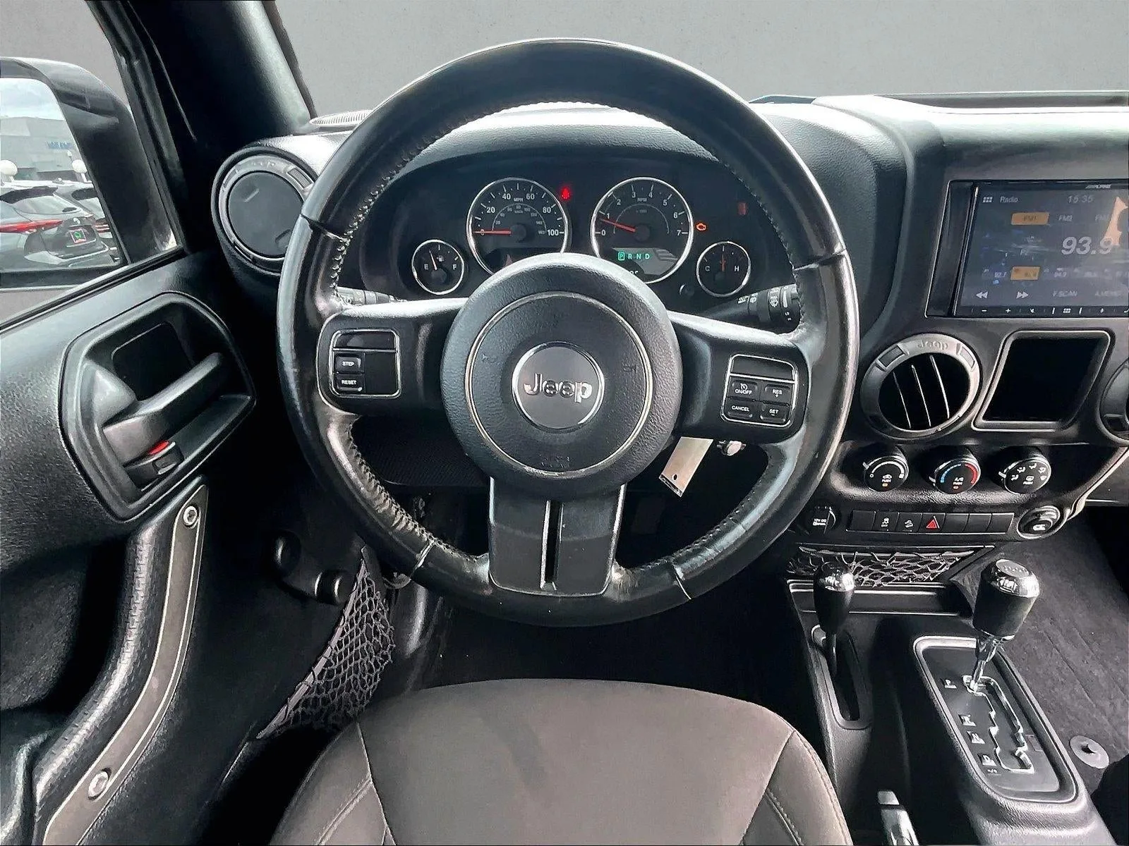 2017 Jeep Wrangler Sport 4x4 photo 7