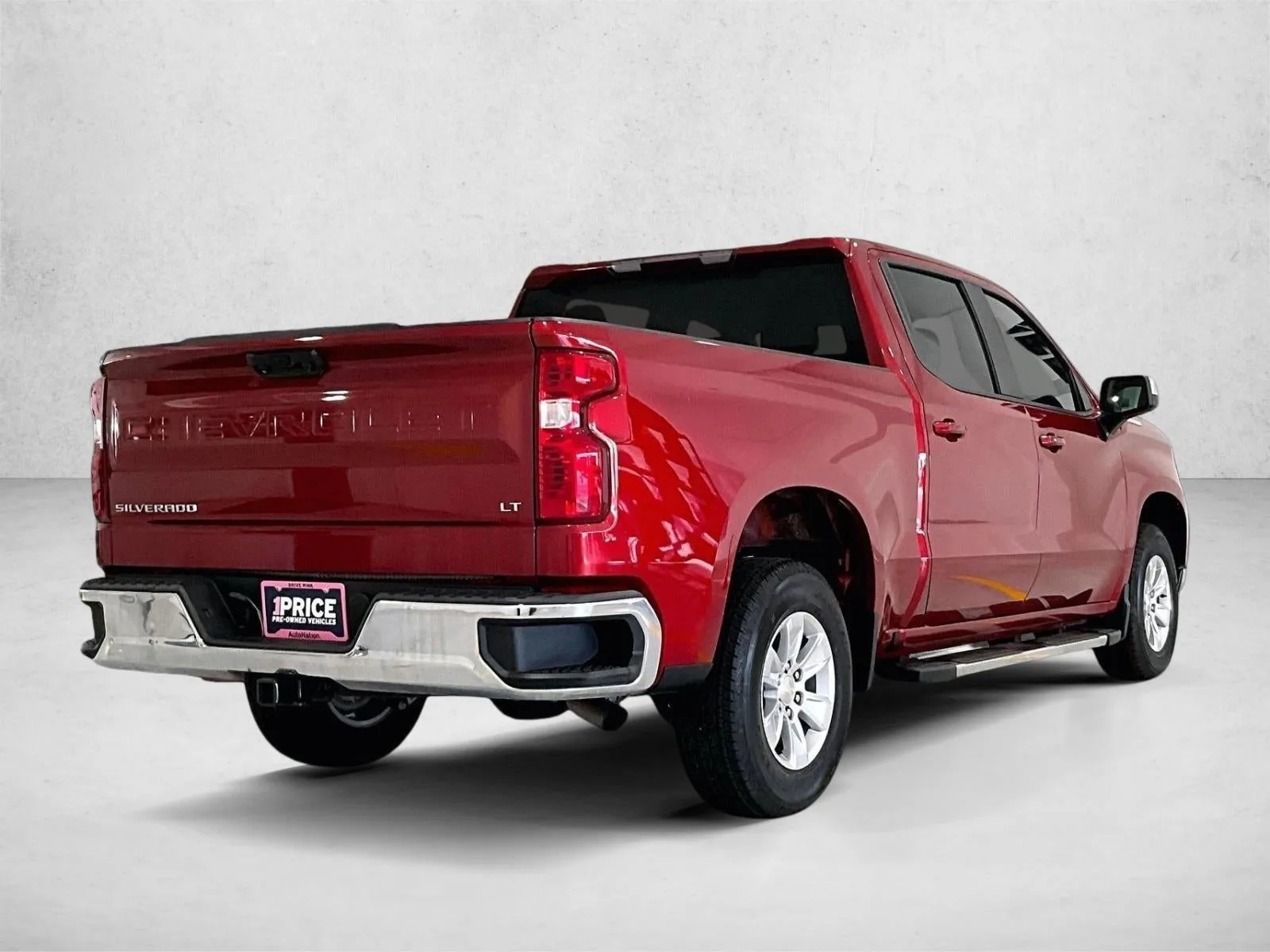 2023 Chevrolet Silverado 1500 LT photo 2