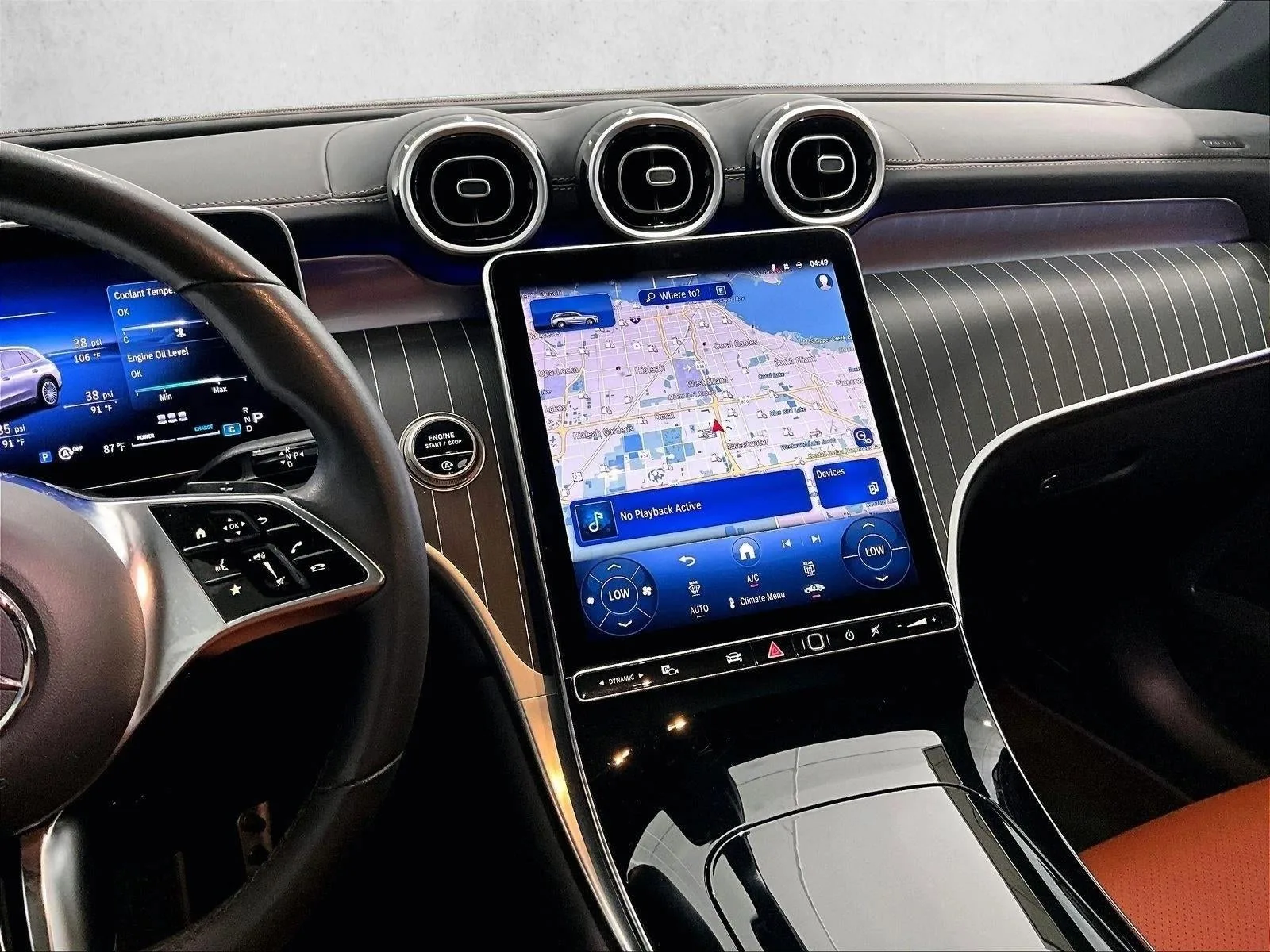 2025 Mercedes-Benz GLC 300 SUV photo 8