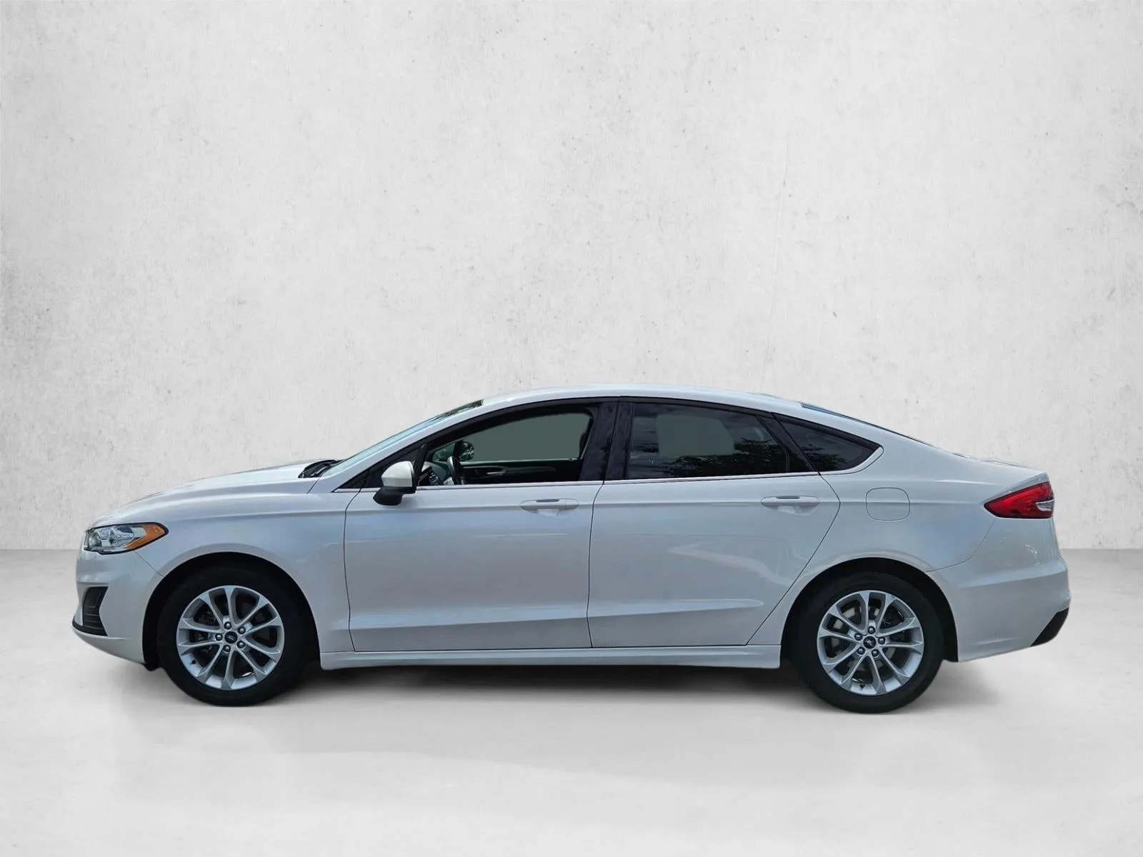 2019 Ford Fusion SE FWD photo 9